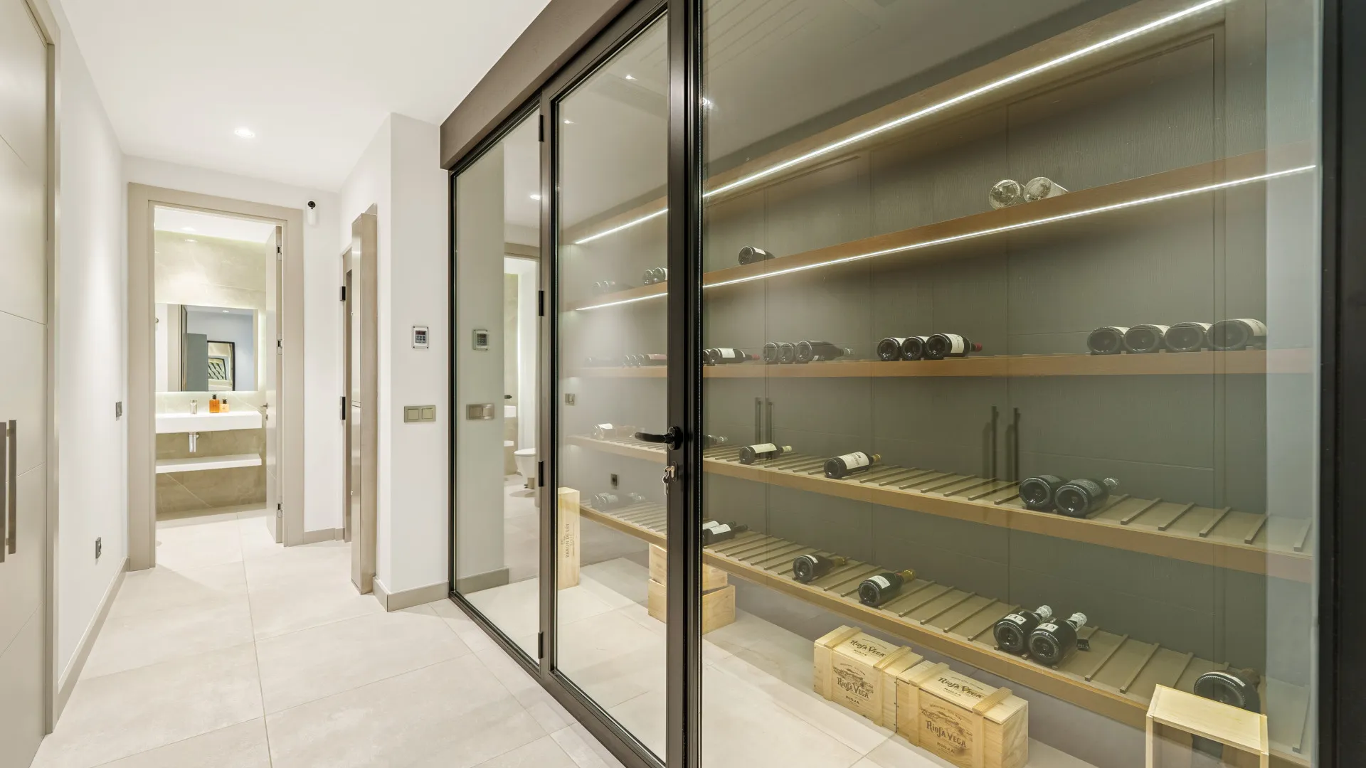 For sale villa with 5 bedrooms in Marbella - Puerto Banus