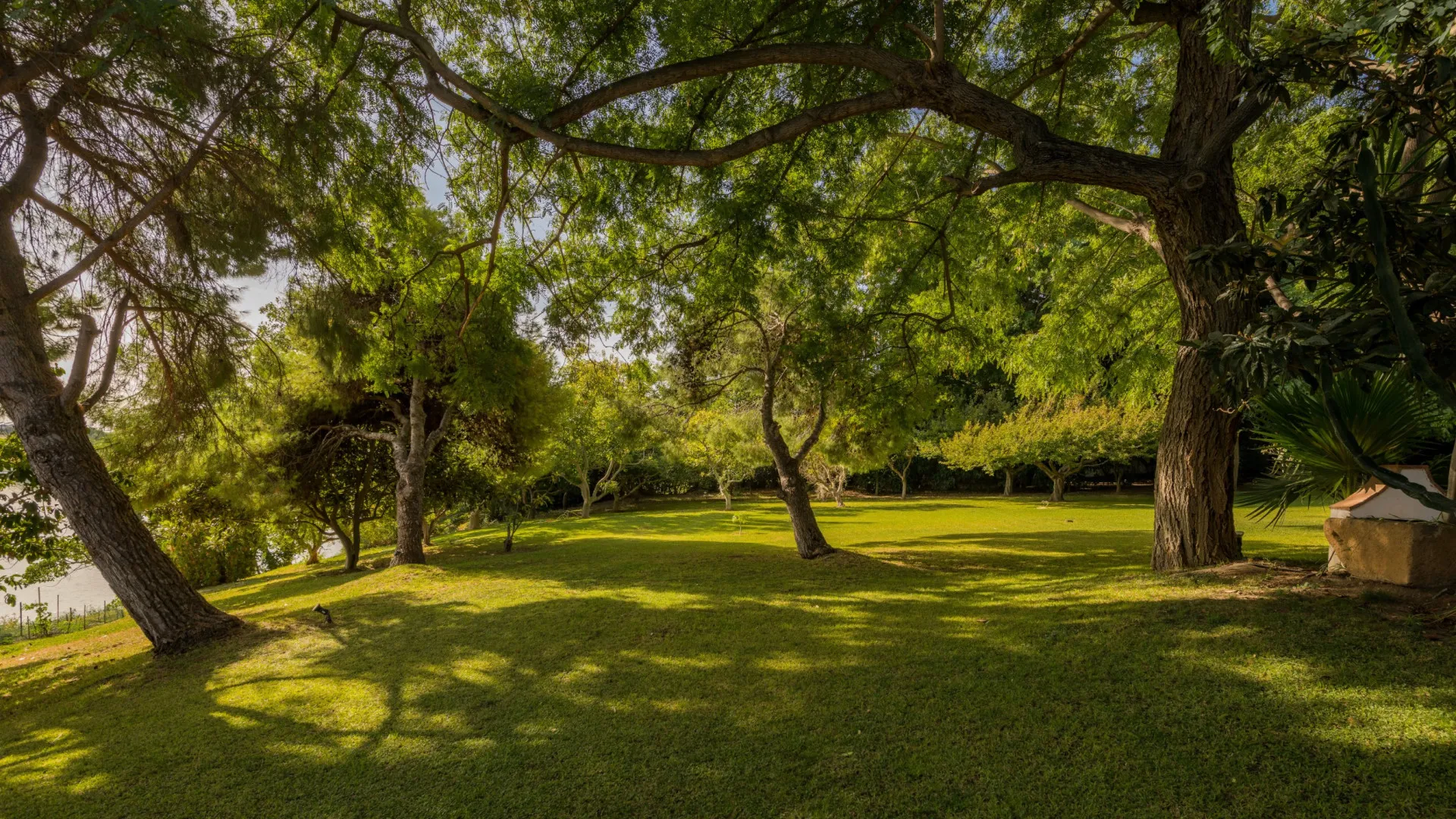 For sale 6 bedrooms cortijo in Benahavis