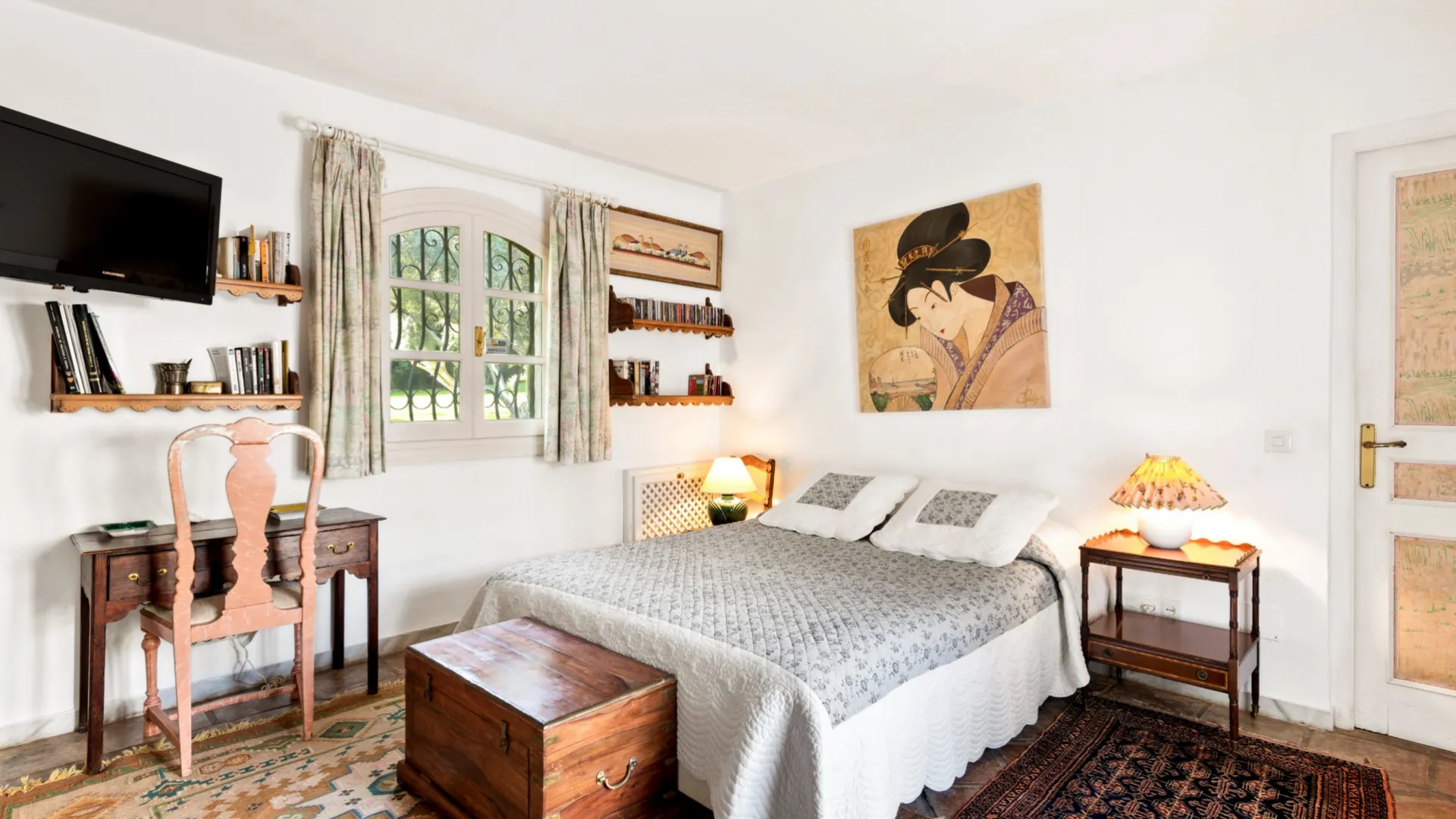 For sale 6 bedrooms cortijo in Benahavis