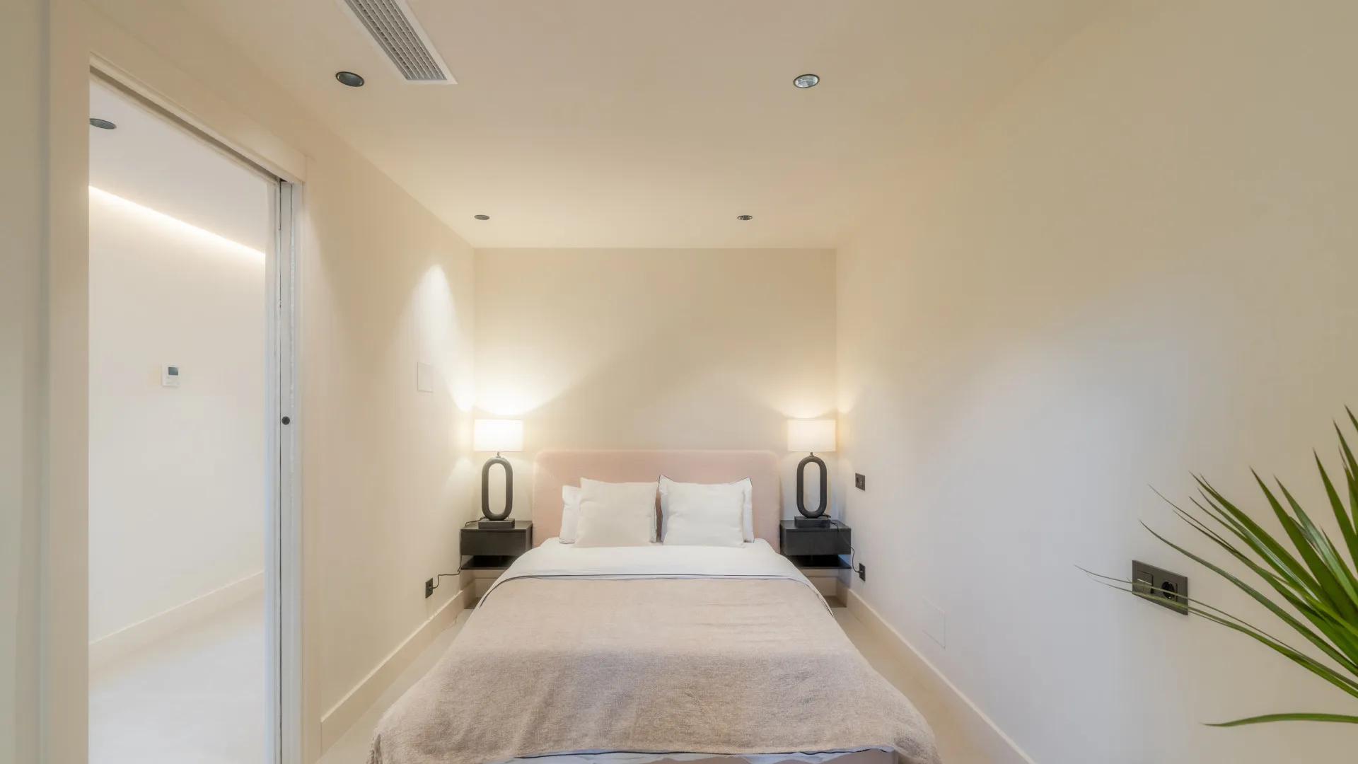 Palacetes Los Belvederes 3 bedrooms ground floor apartment for sale