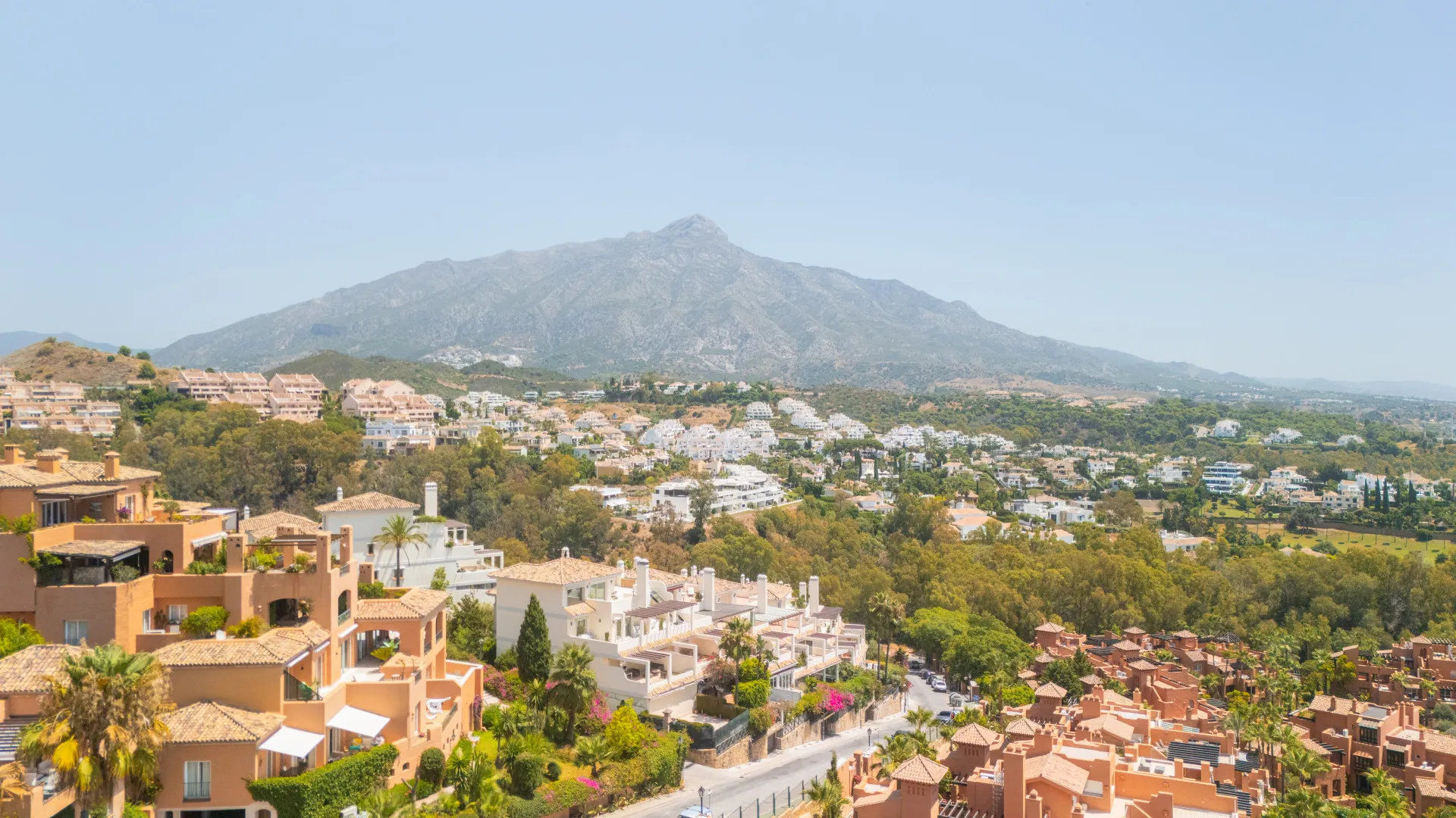 Palacetes Los Belvederes 3 bedrooms ground floor apartment for sale
