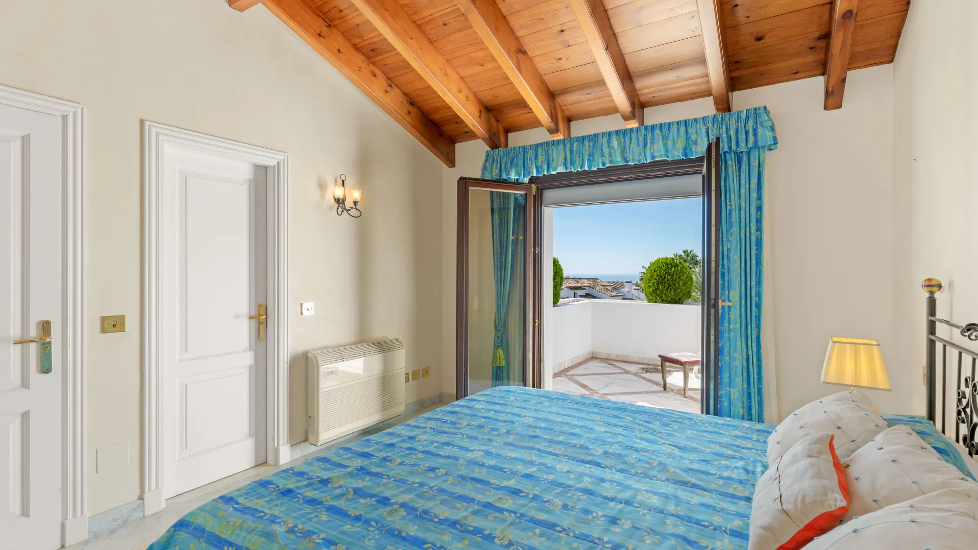 4 bedrooms duplex penthouse in Monte Paraiso Country Club for sale