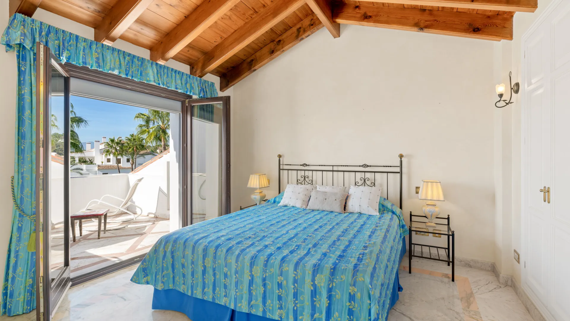 4 bedrooms duplex penthouse in Monte Paraiso Country Club for sale