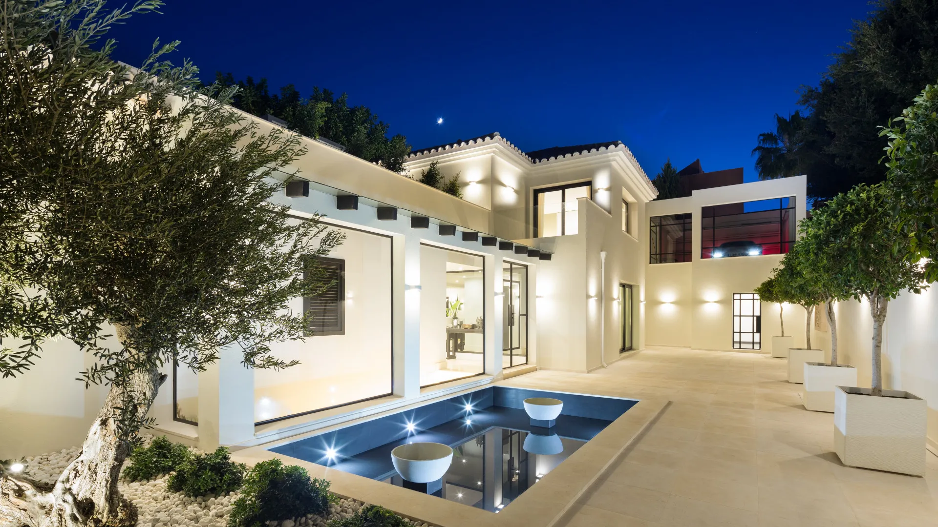 5 bedrooms Aloha villa for sale