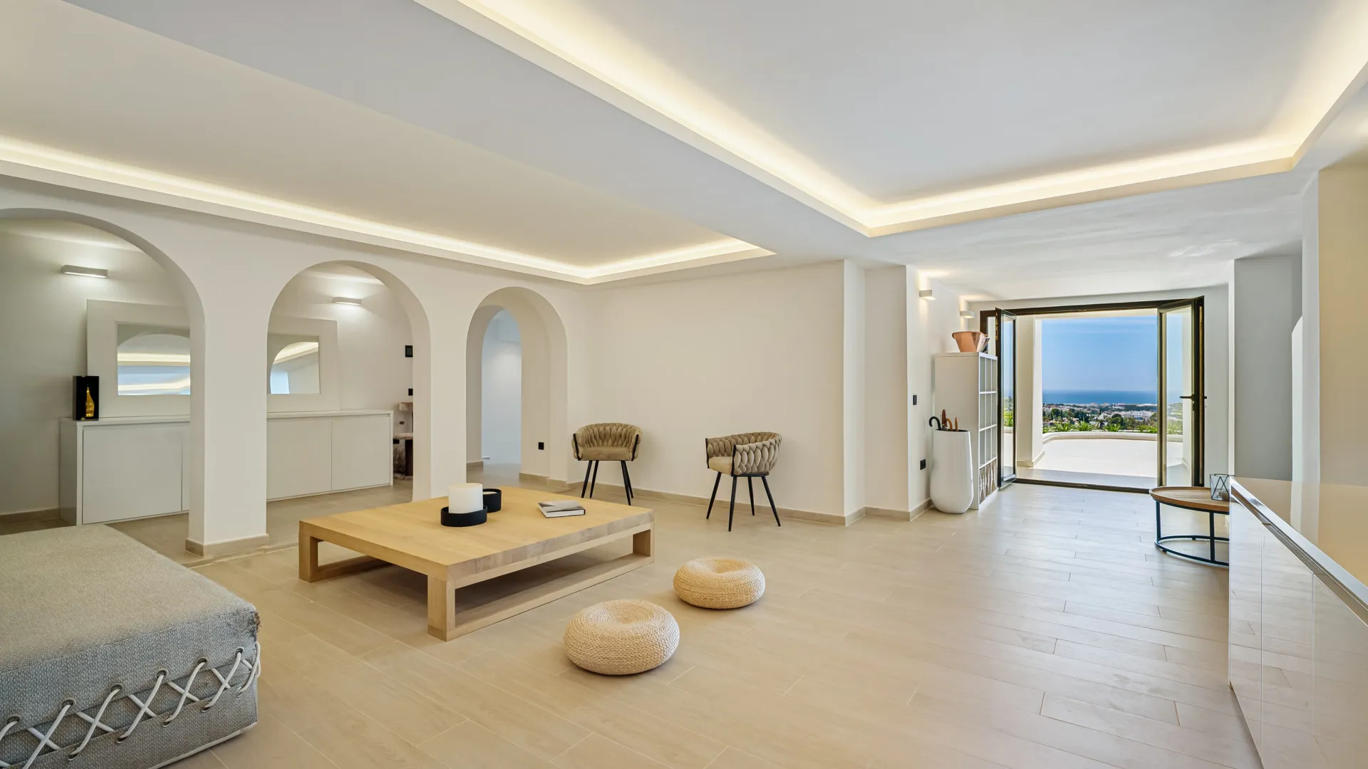 Las Lomas de Nueva Andalucia villa for sale