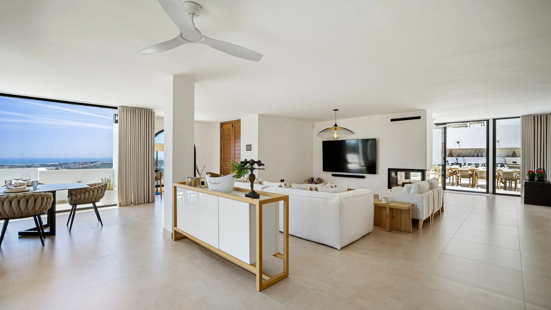 Las Lomas de Nueva Andalucia villa for sale