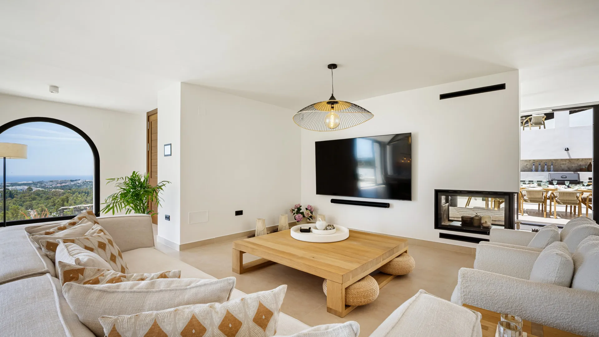 Las Lomas de Nueva Andalucia villa for sale