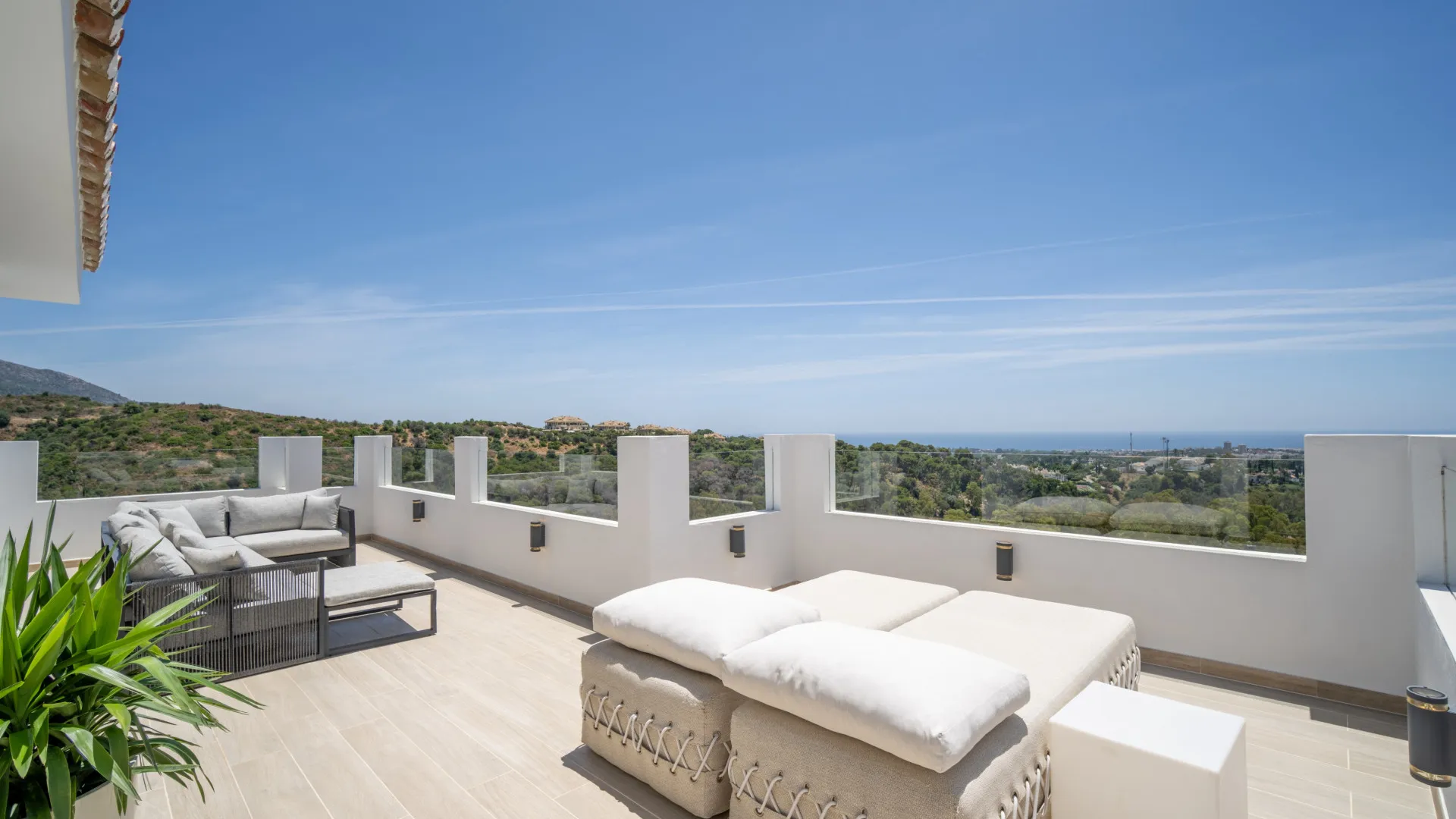 Las Lomas de Nueva Andalucia villa for sale