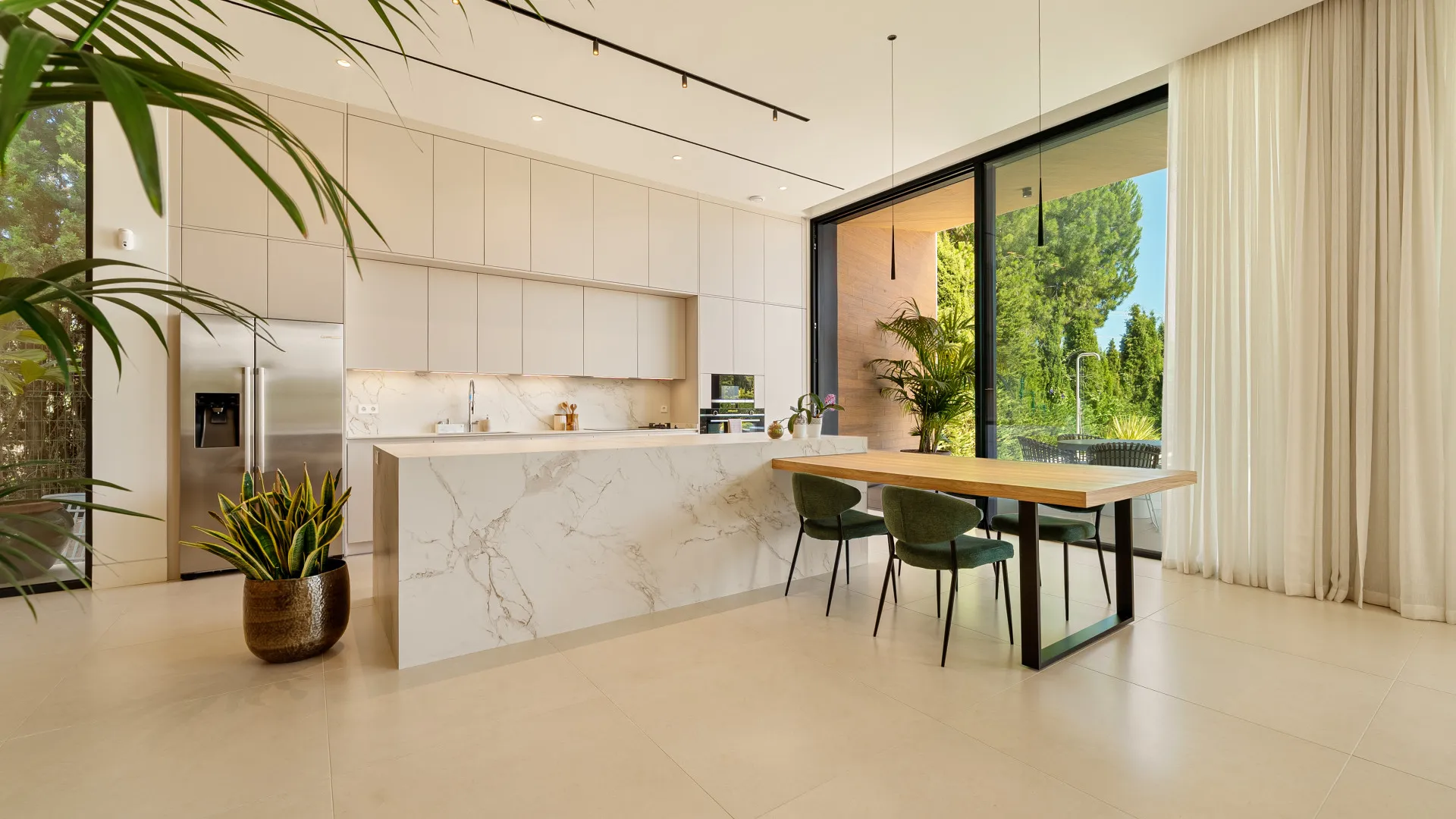 Villa for sale in Guadalmina Alta