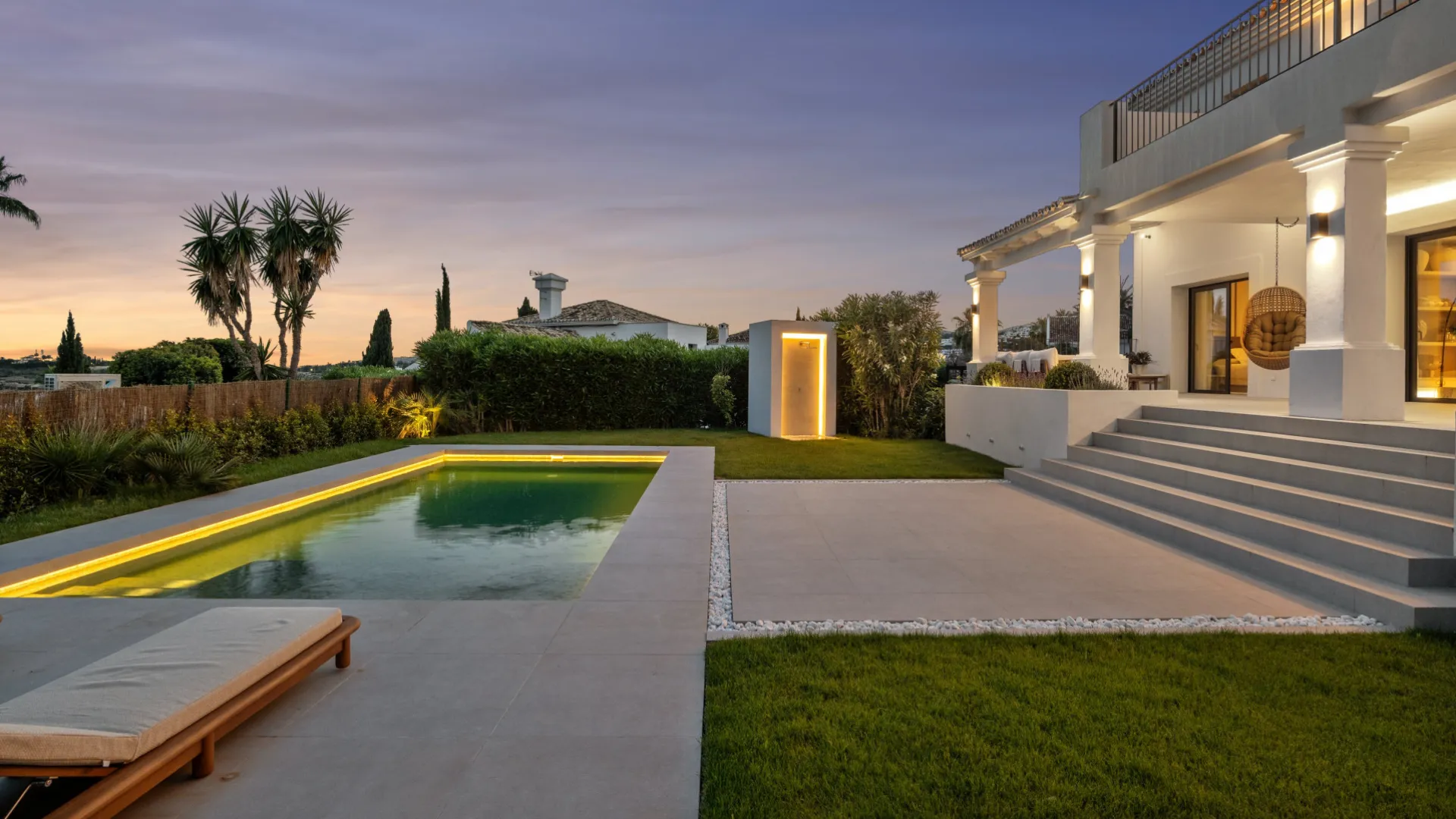 Se vende villa de 5 dormitorios en Los Naranjos