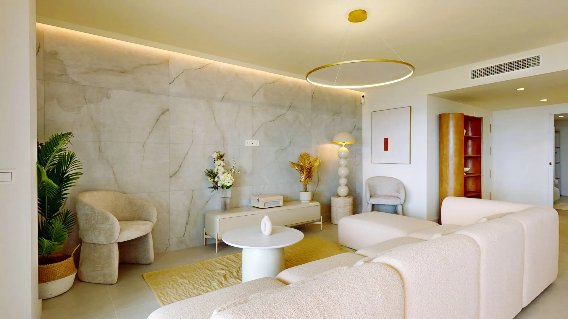 For sale Rio Real apartment with 4 bedrooms