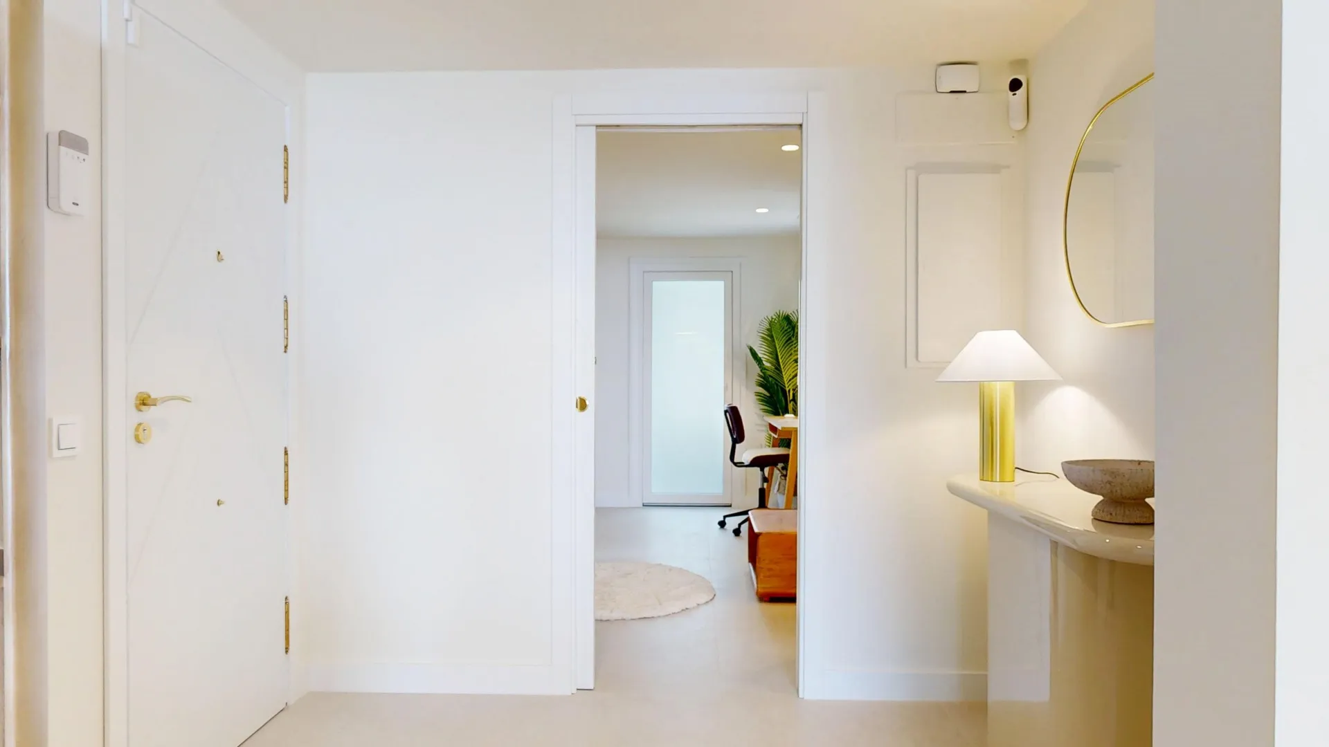 For sale Rio Real apartment with 4 bedrooms