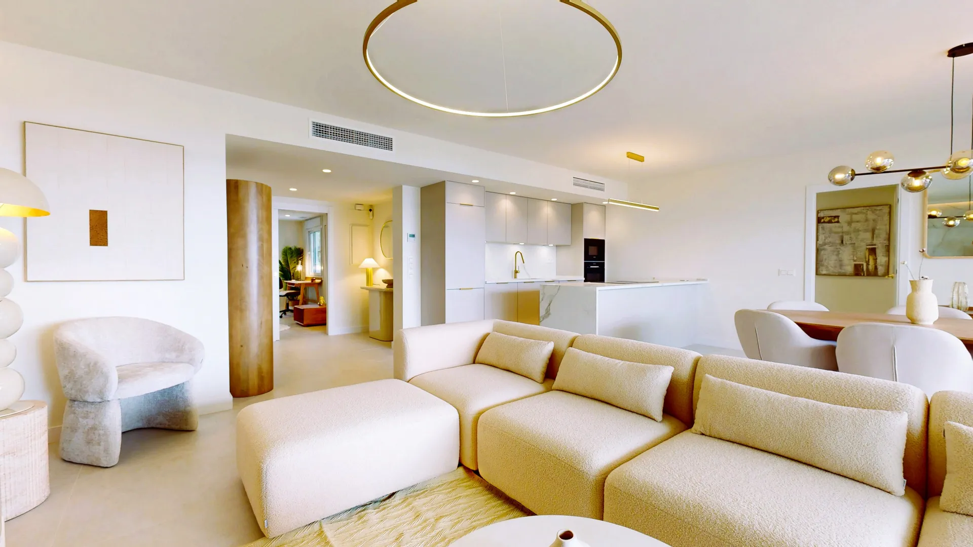 For sale Rio Real apartment with 4 bedrooms