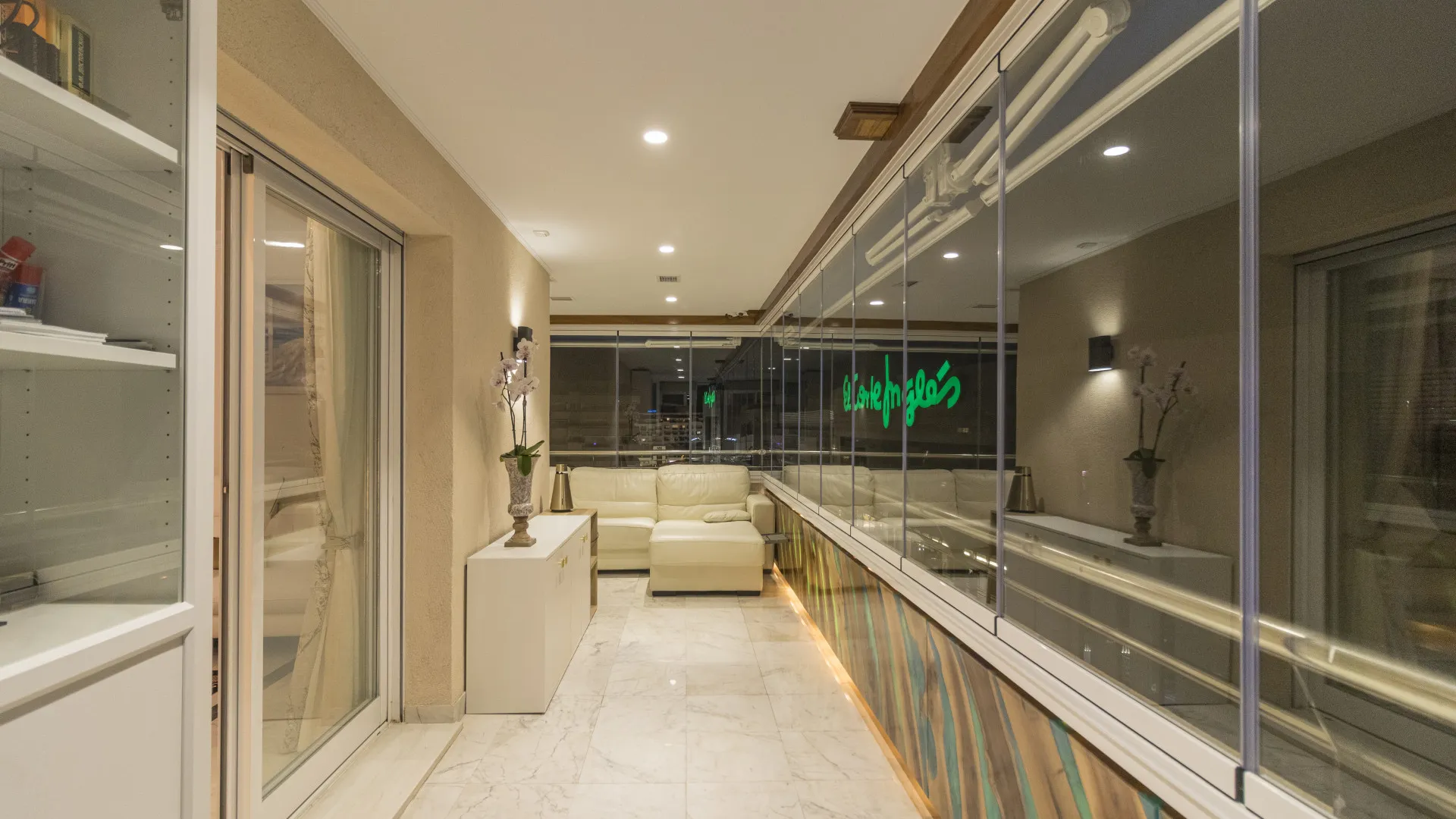 For sale Marina Banus apartment with 2 bedrooms