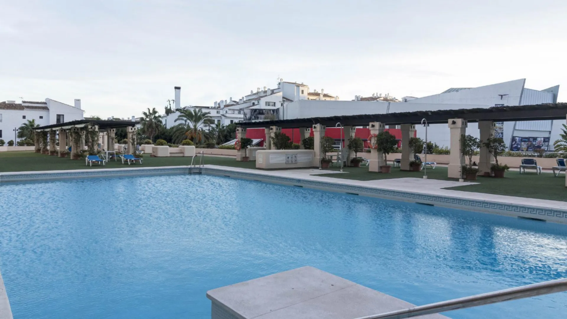 For sale Marina Banus apartment with 2 bedrooms