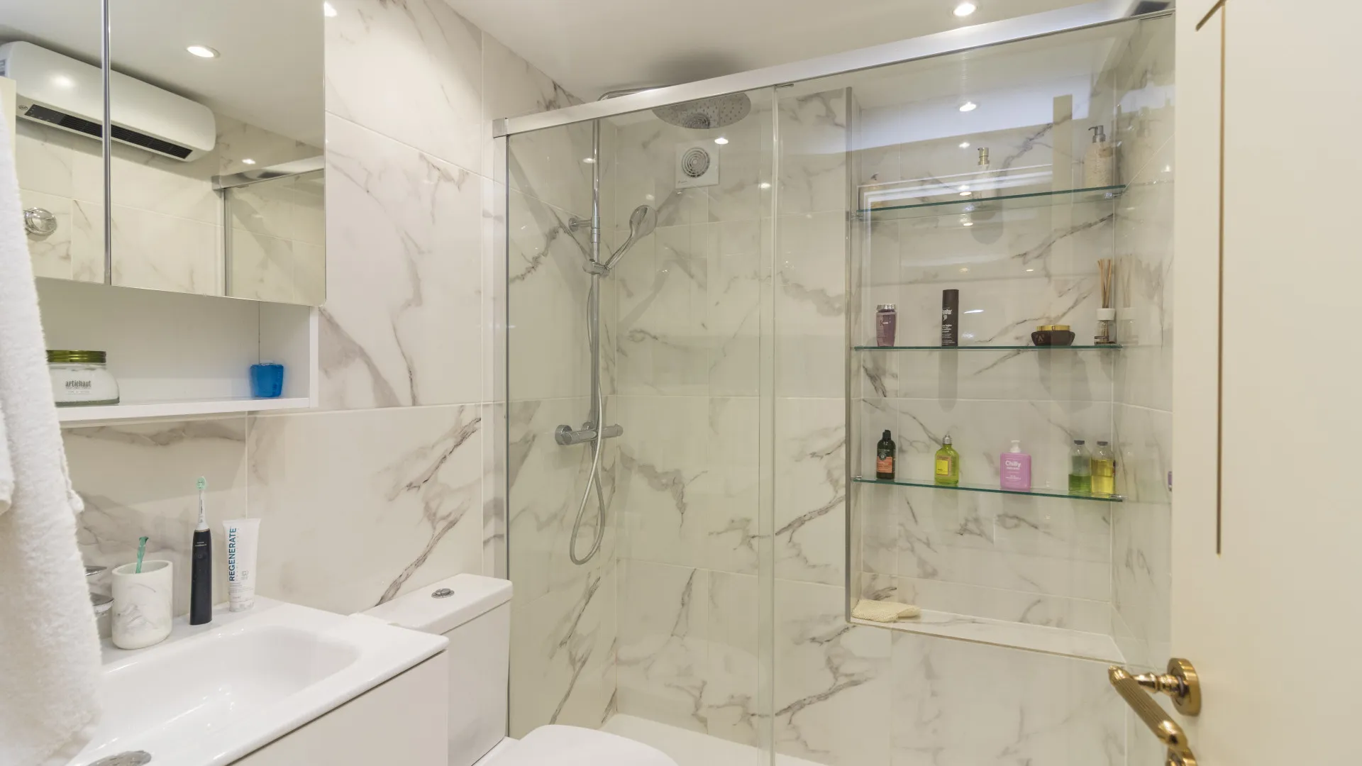 For sale Marina Banus apartment with 2 bedrooms