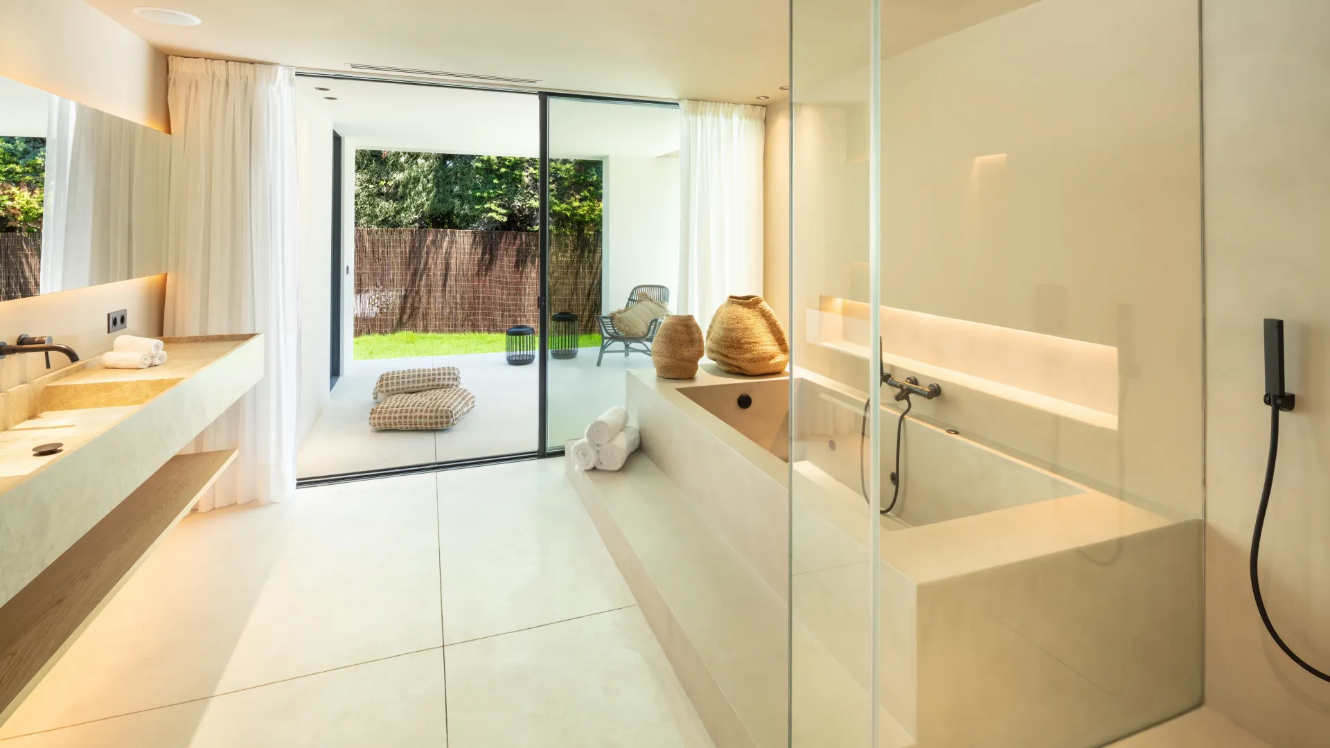 Villa a la venta de 4 dormitorios en Las Brisas