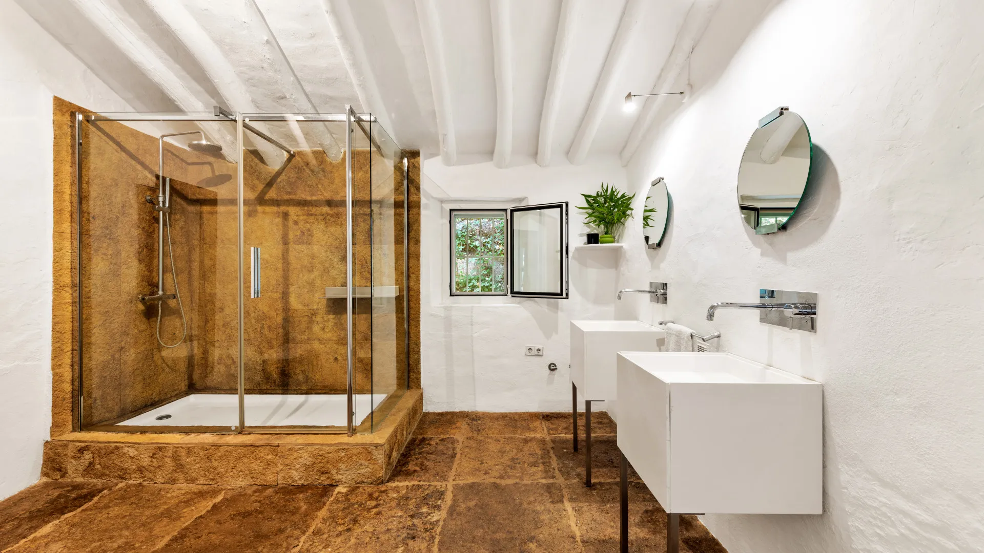 For sale country house with 4 bedrooms in Coin