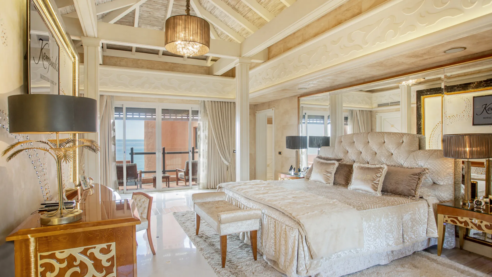 Penthouse for sale in Kempinski