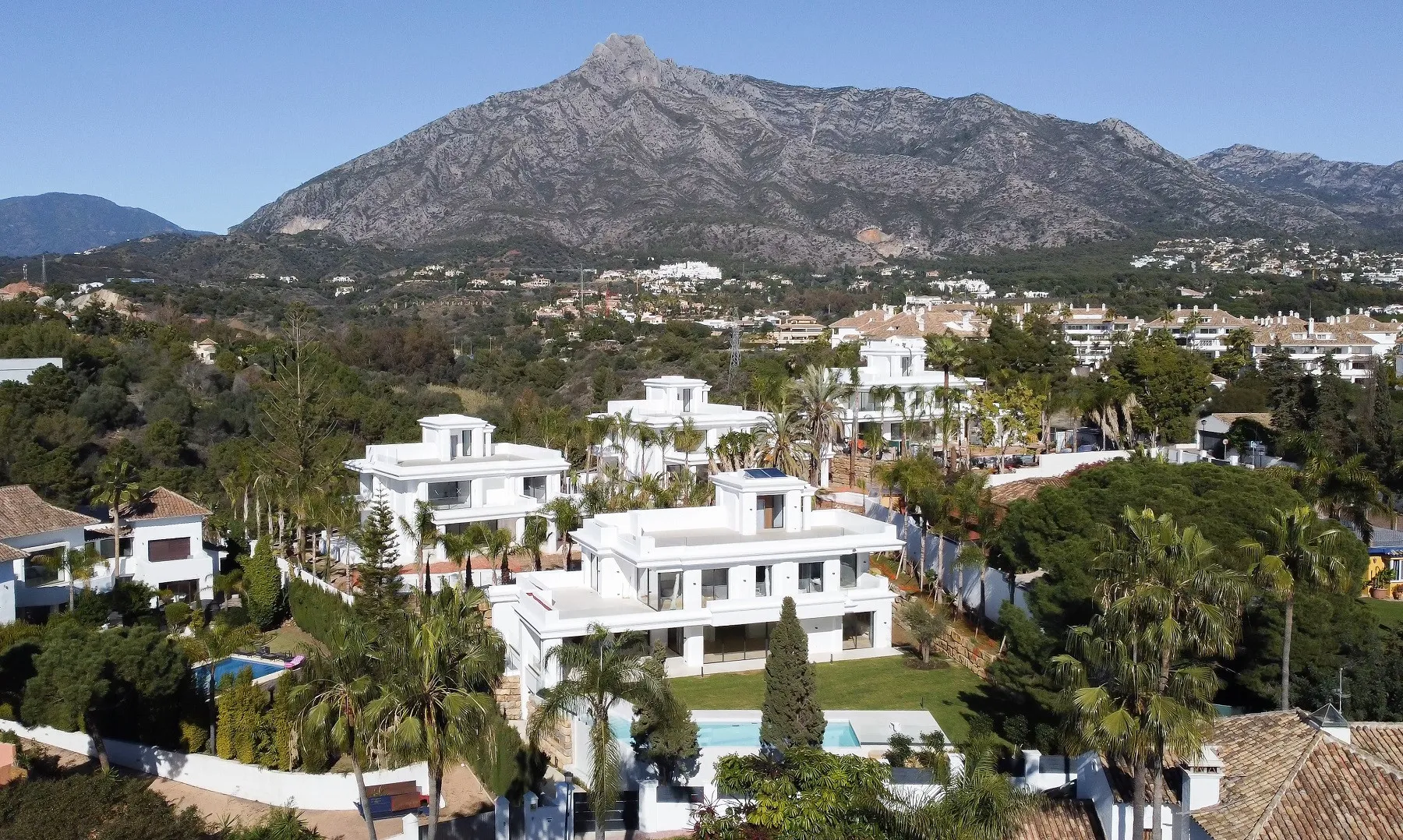 Villa en venta en Las Lomas del Marbella Club con 5 dormitorios
