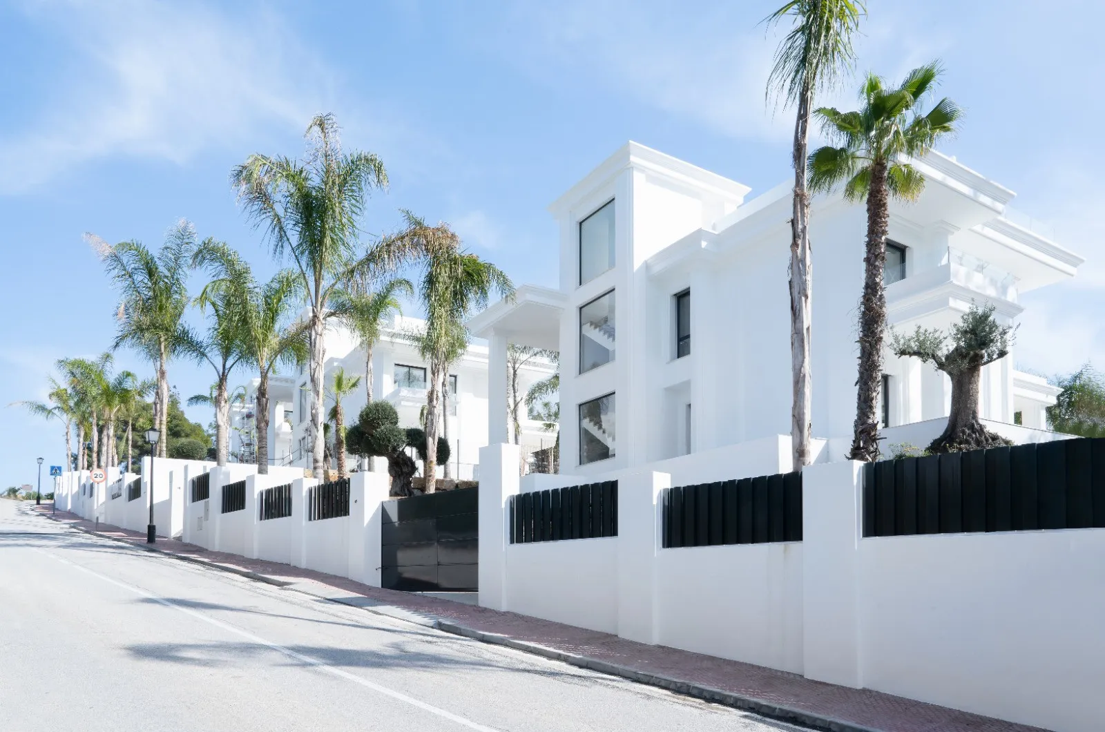 Villa en venta en Las Lomas del Marbella Club con 5 dormitorios