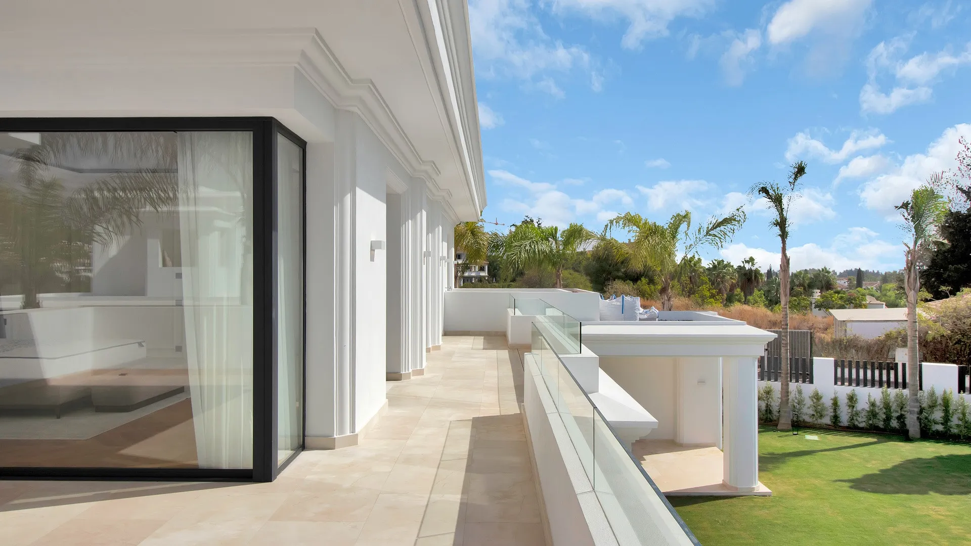 Villa en venta en Las Lomas del Marbella Club con 5 dormitorios