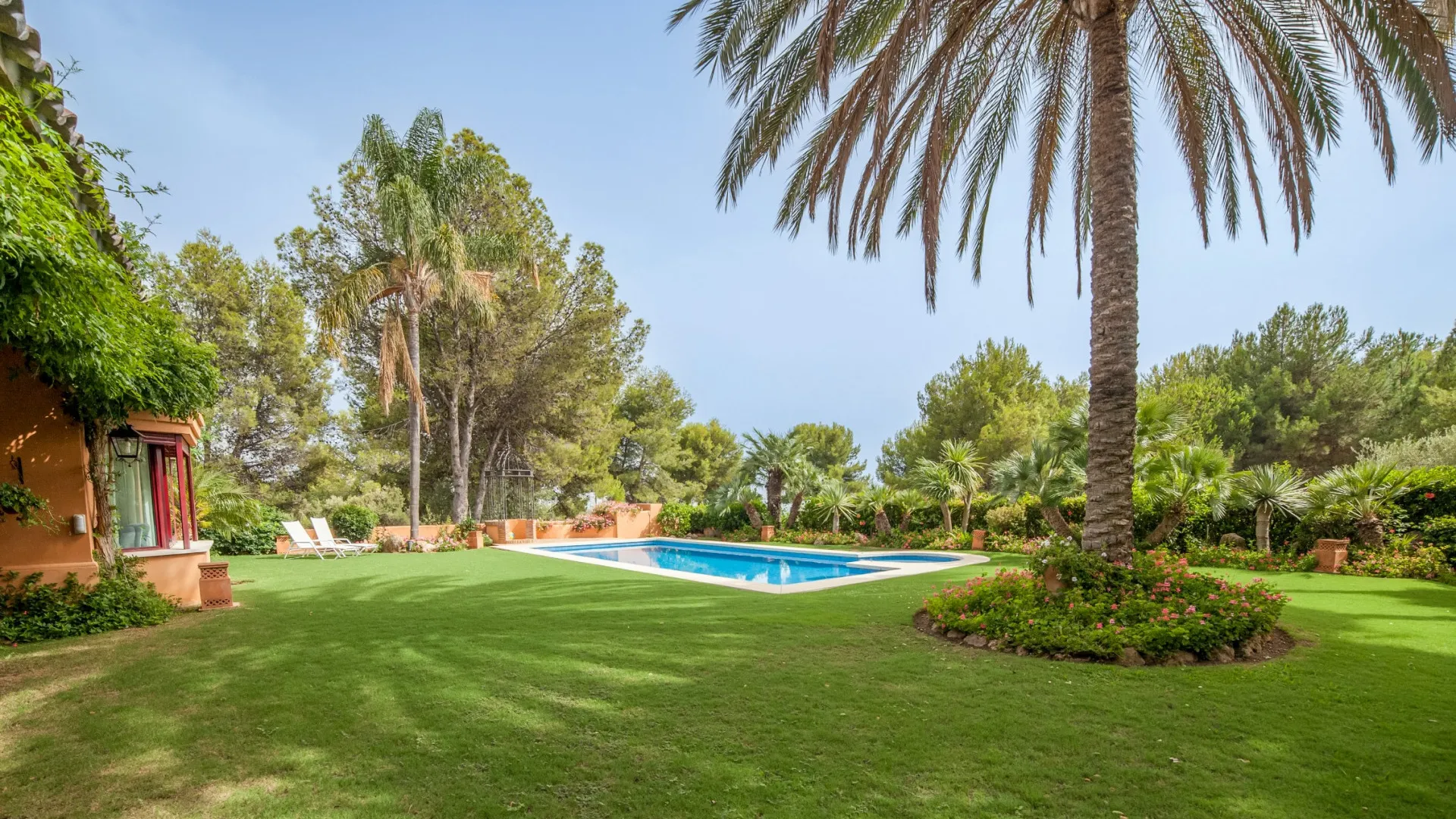 For sale 4 bedrooms villa in Altos Reales