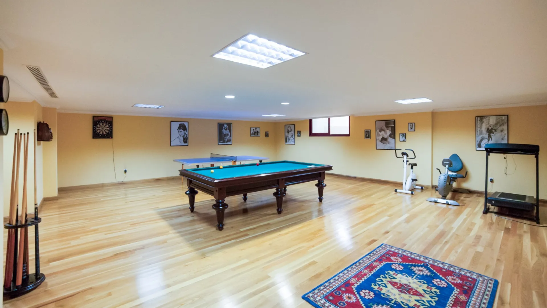 For sale 4 bedrooms villa in Altos Reales