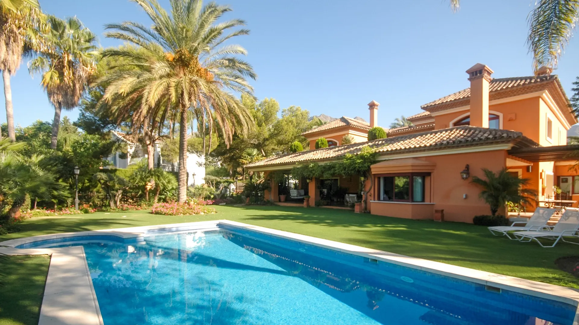 For sale 4 bedrooms villa in Altos Reales