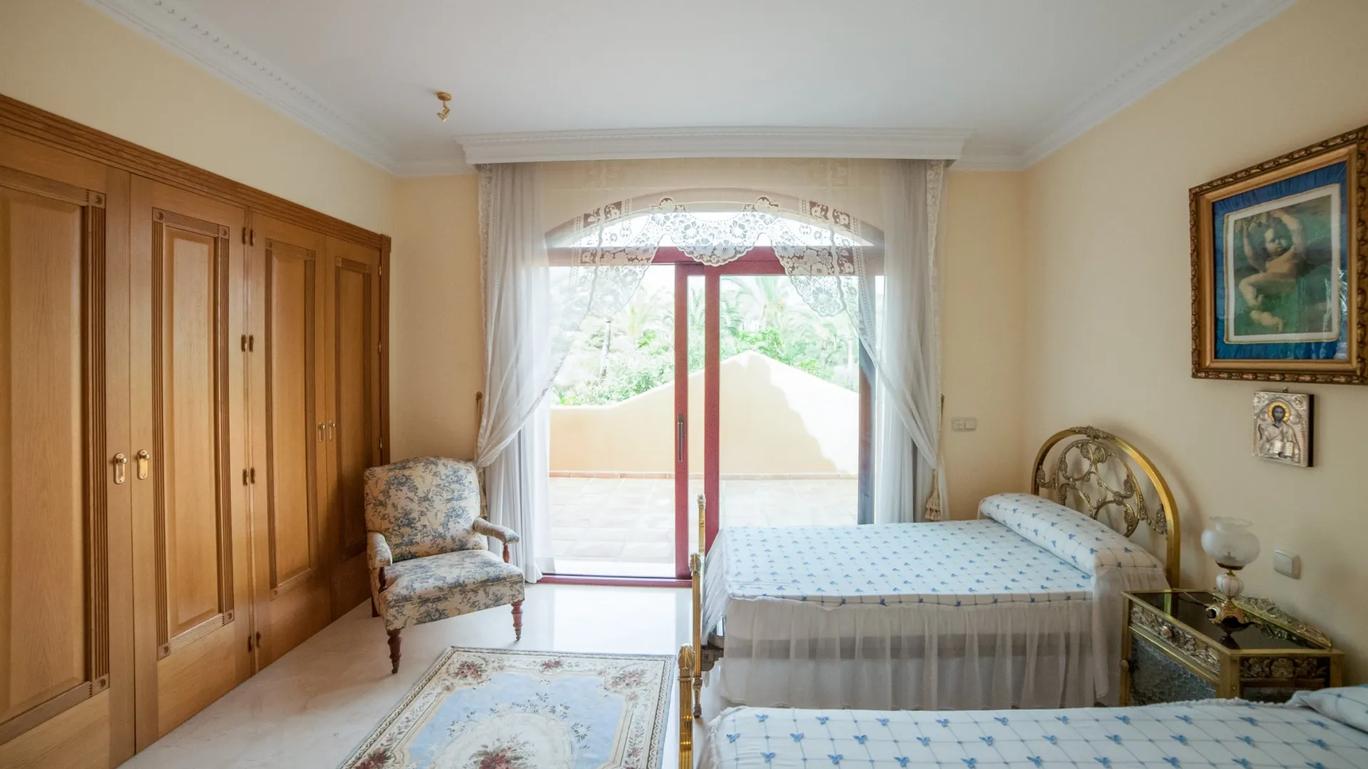 For sale 4 bedrooms villa in Altos Reales