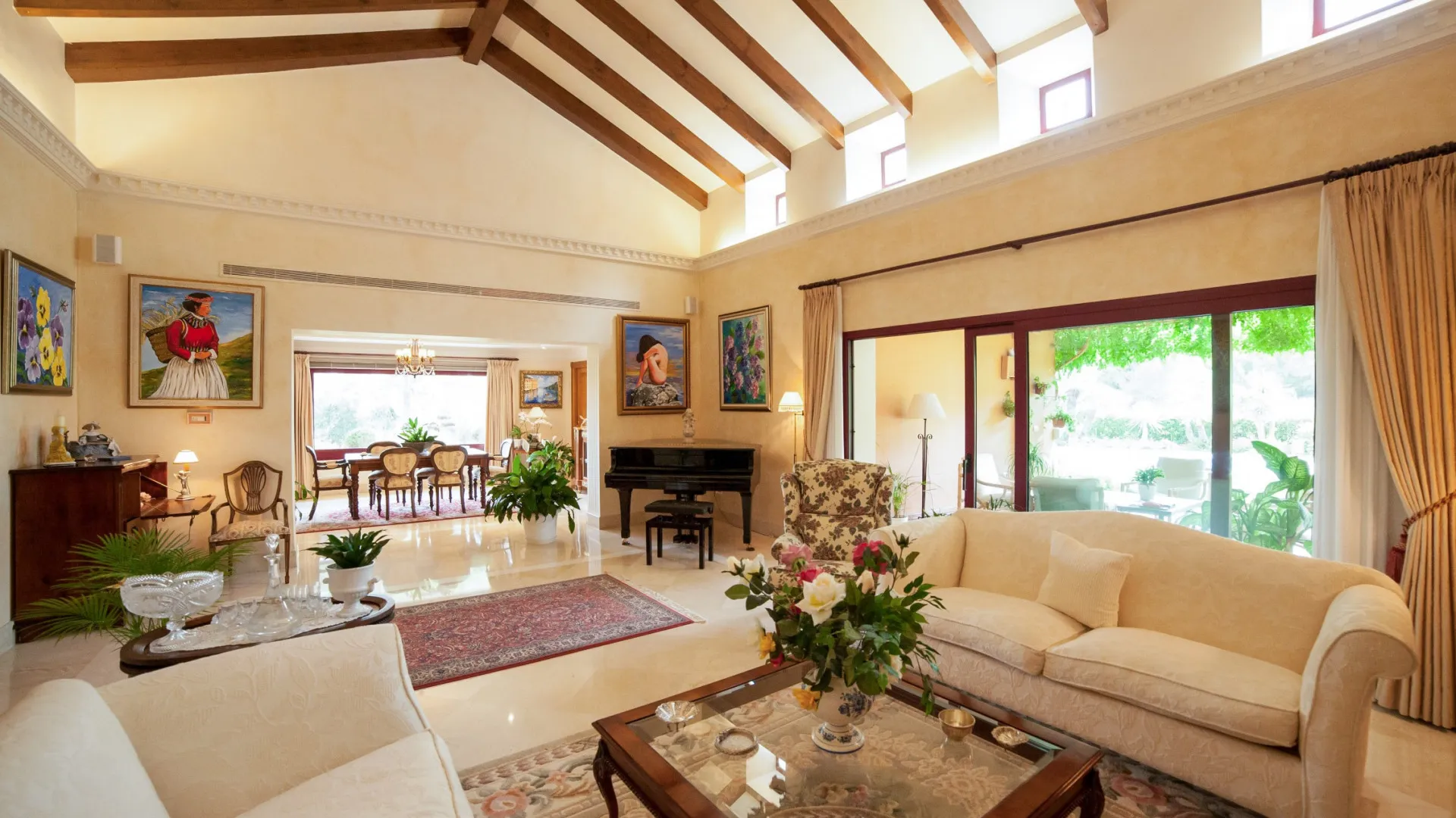 For sale 4 bedrooms villa in Altos Reales