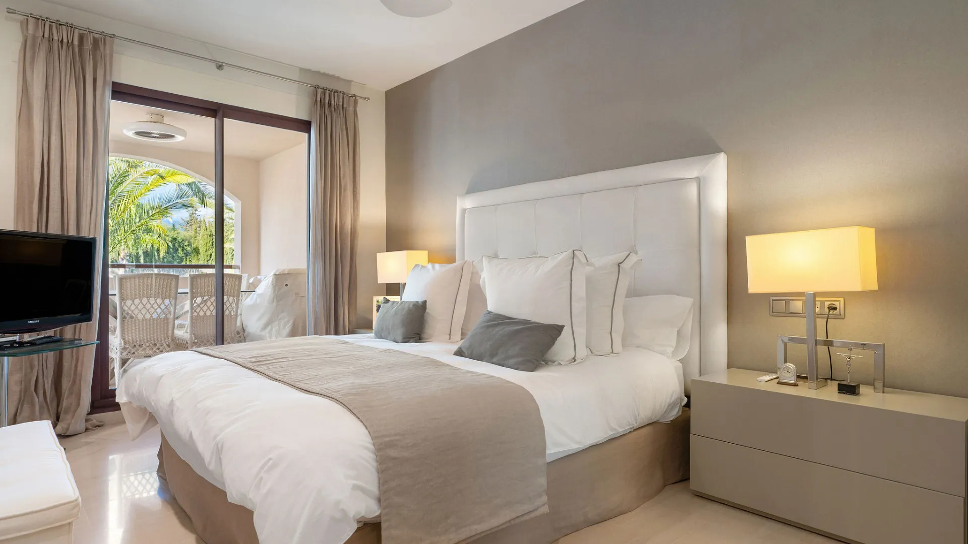 Medina de Banús 2 bedrooms apartment for sale