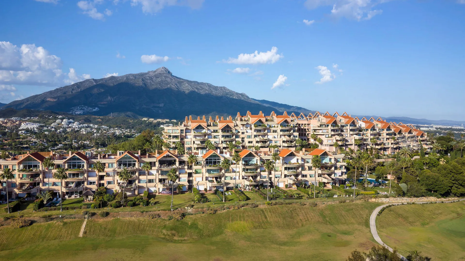 Buy Magna Marbella apartment with 2 bedrooms