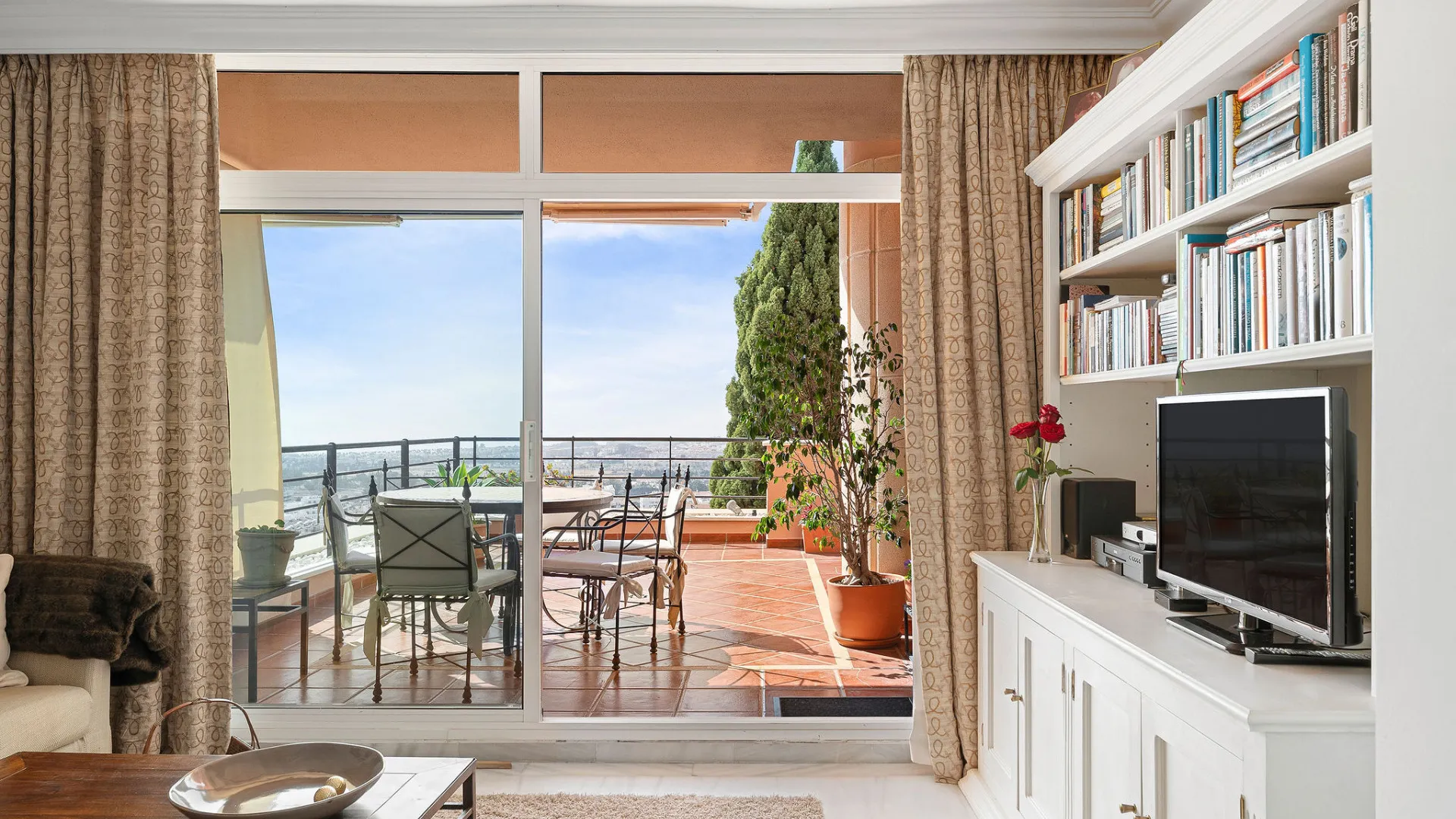 Buy Magna Marbella apartment with 2 bedrooms