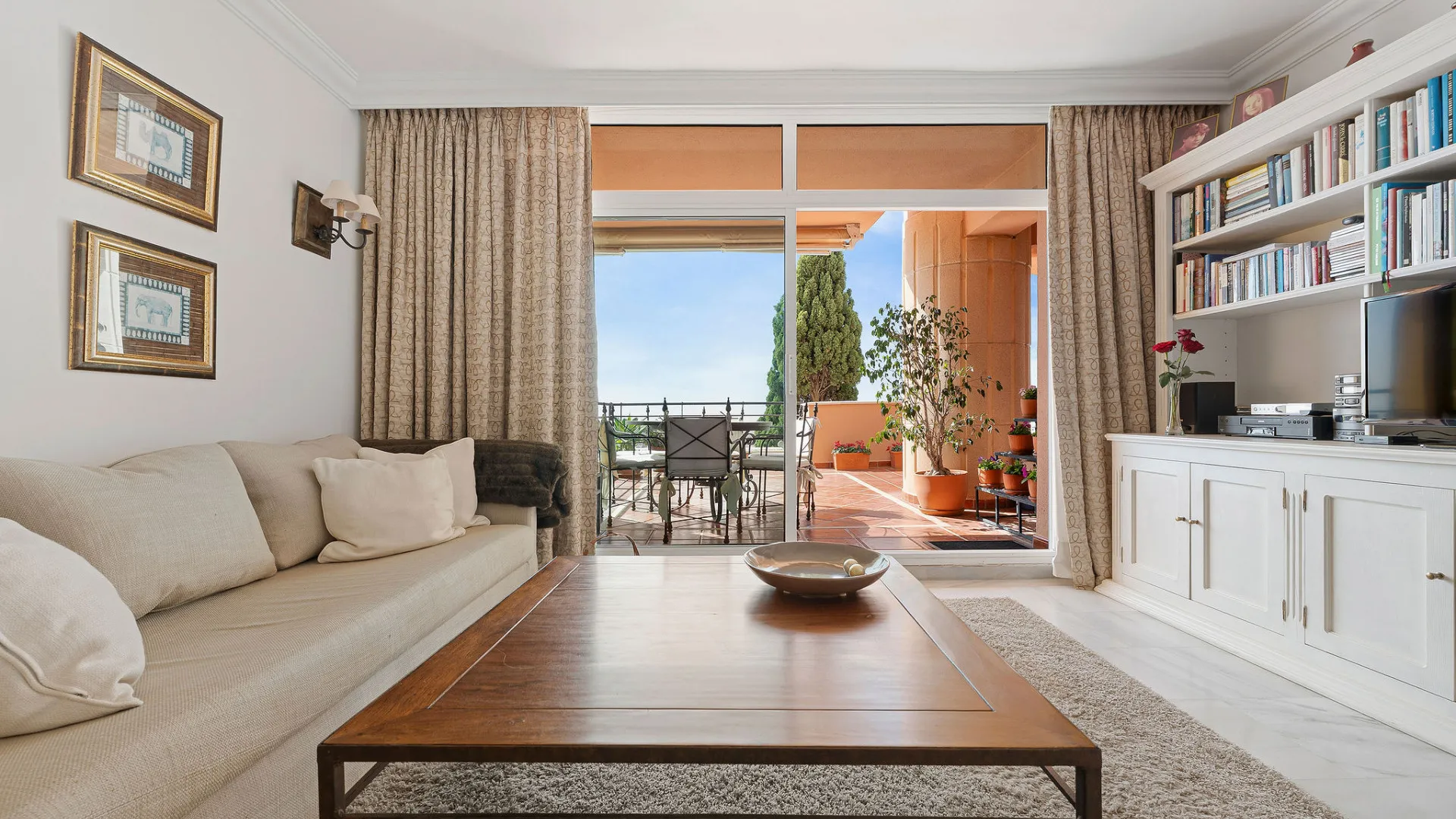 Buy Magna Marbella apartment with 2 bedrooms