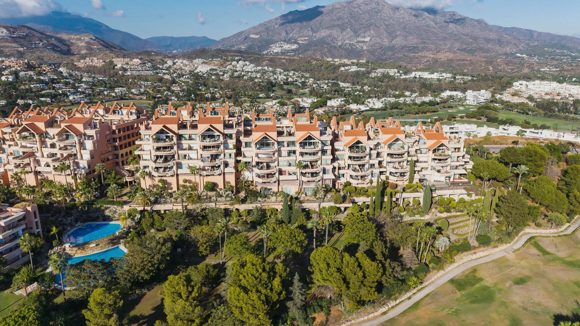 Buy Magna Marbella apartment with 2 bedrooms