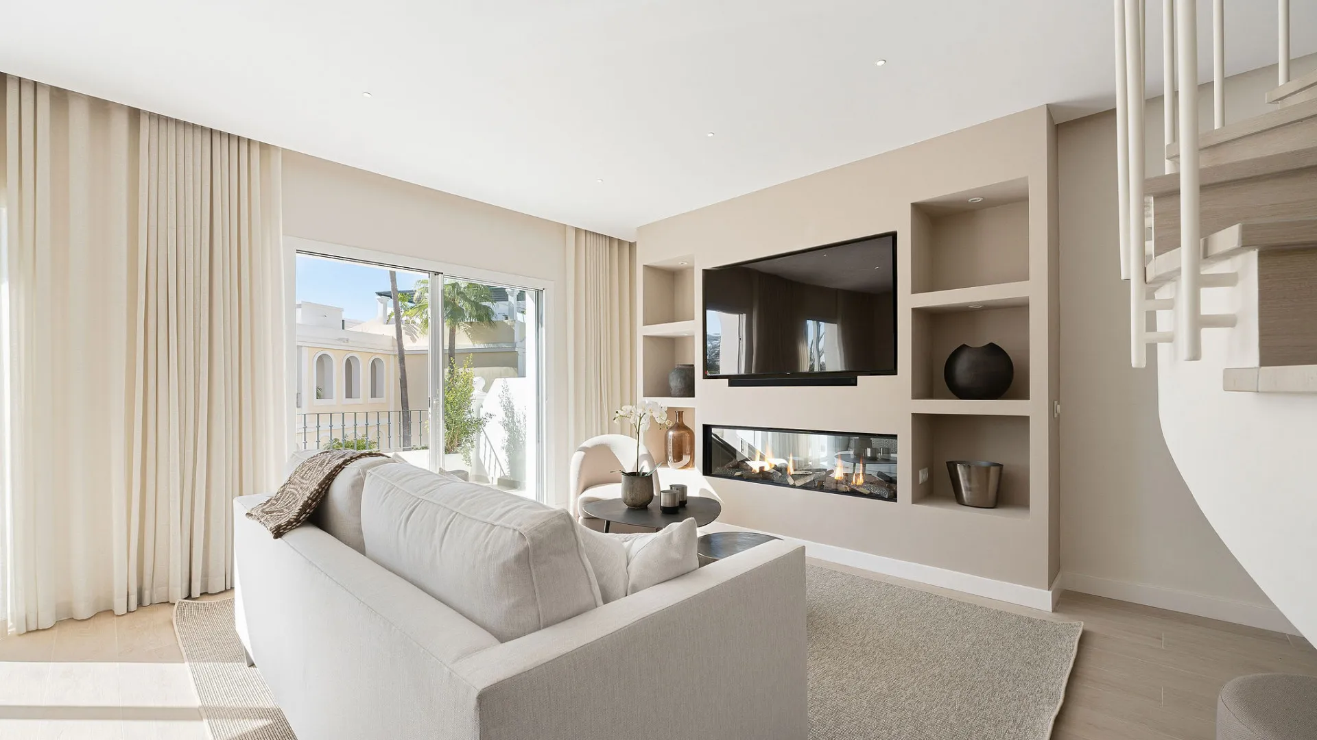 Duplex penthouse in Aloha Gardens for sale