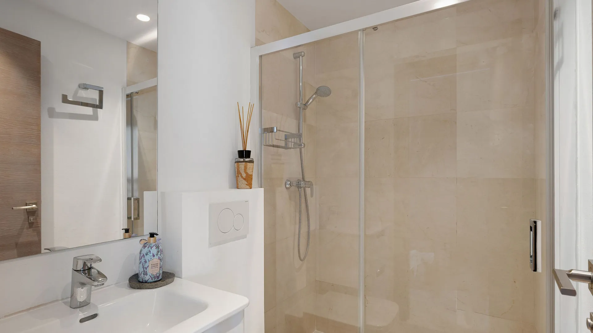 3 bedrooms penthouse in Estepona Town for sale