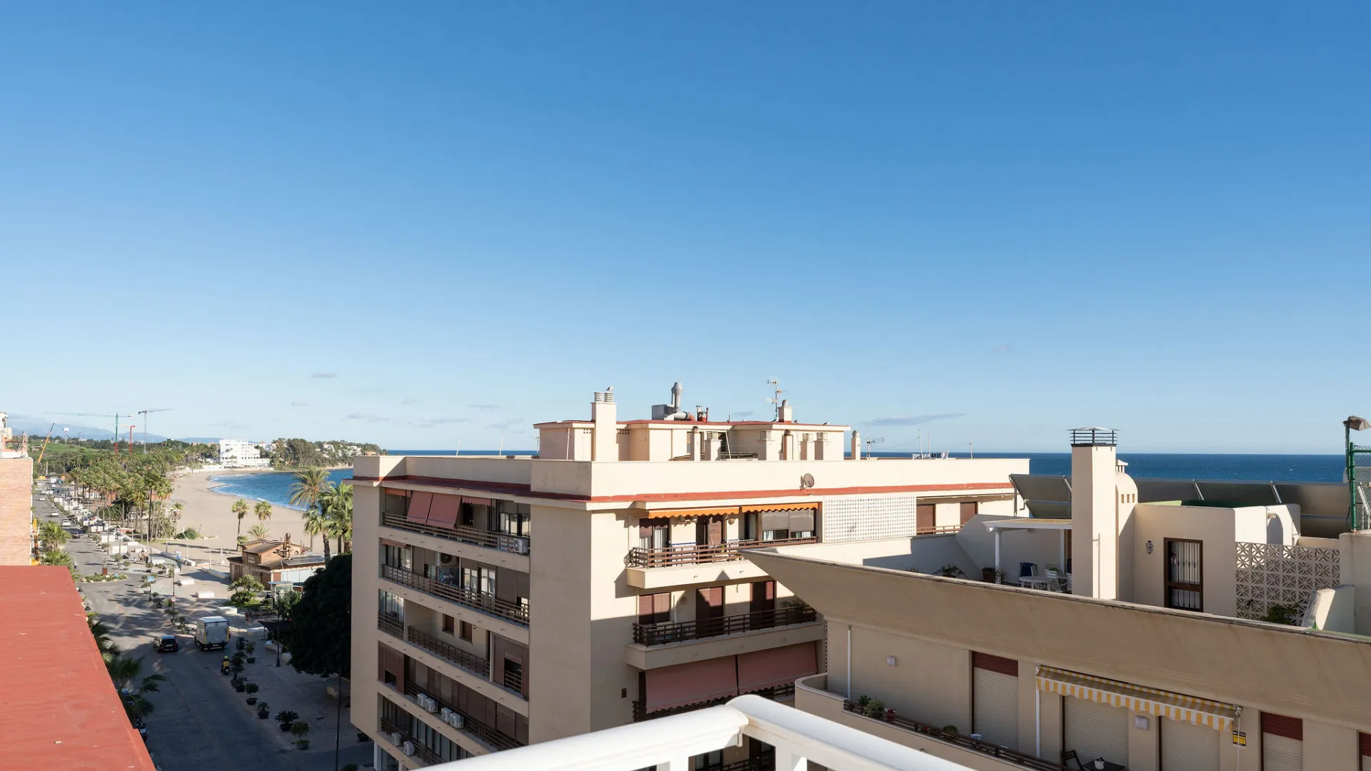 3 bedrooms penthouse in Estepona Town for sale