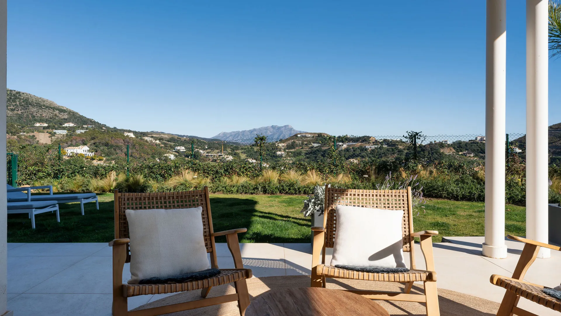 For sale 3 bedrooms duplex in Marbella Club Hills
