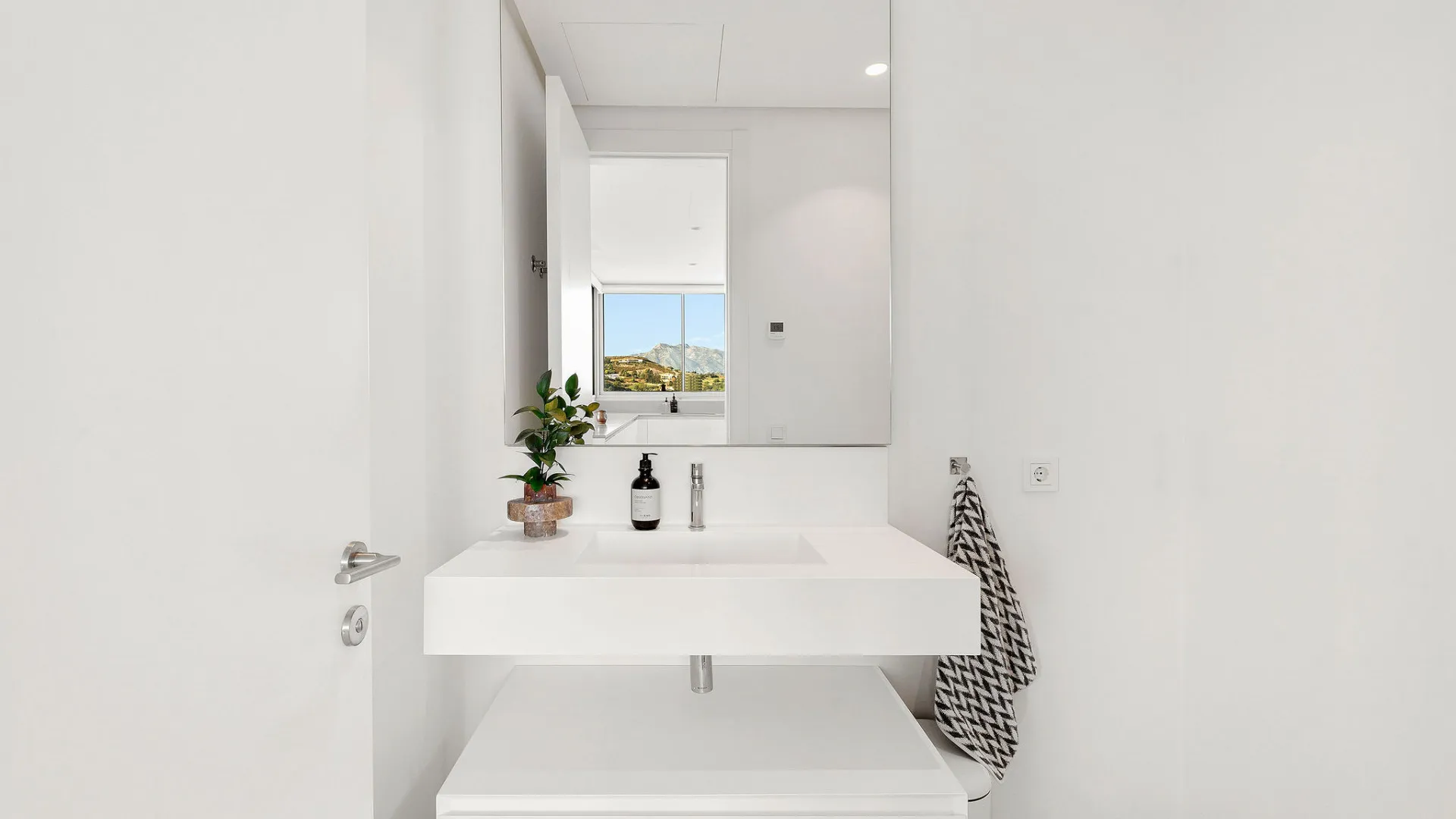 For sale 3 bedrooms duplex in Marbella Club Hills