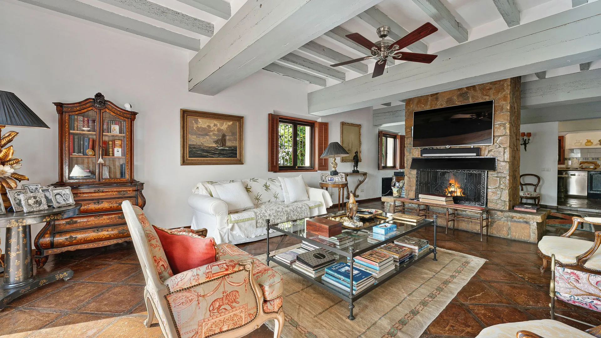 Villa for sale in Nueva Andalucia with 5 bedrooms