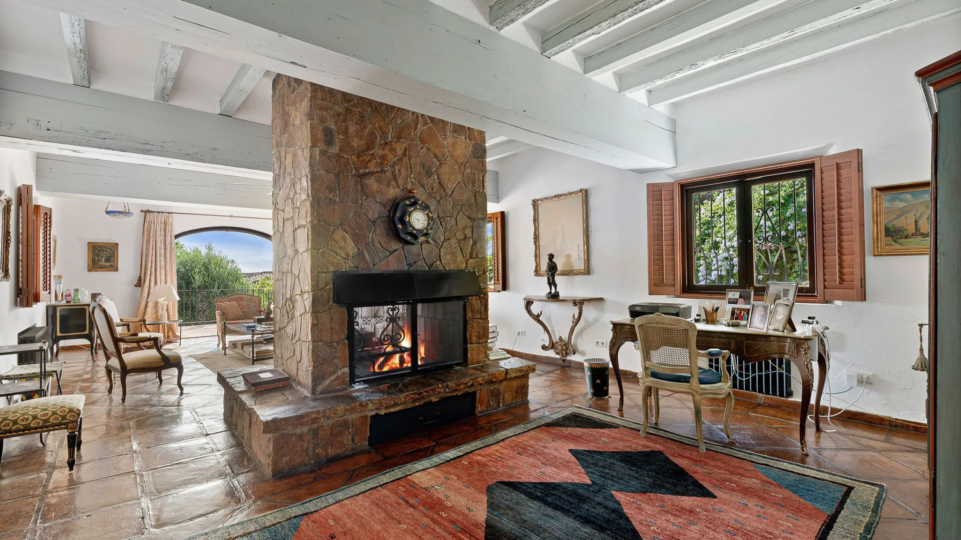 Villa for sale in Nueva Andalucia with 5 bedrooms