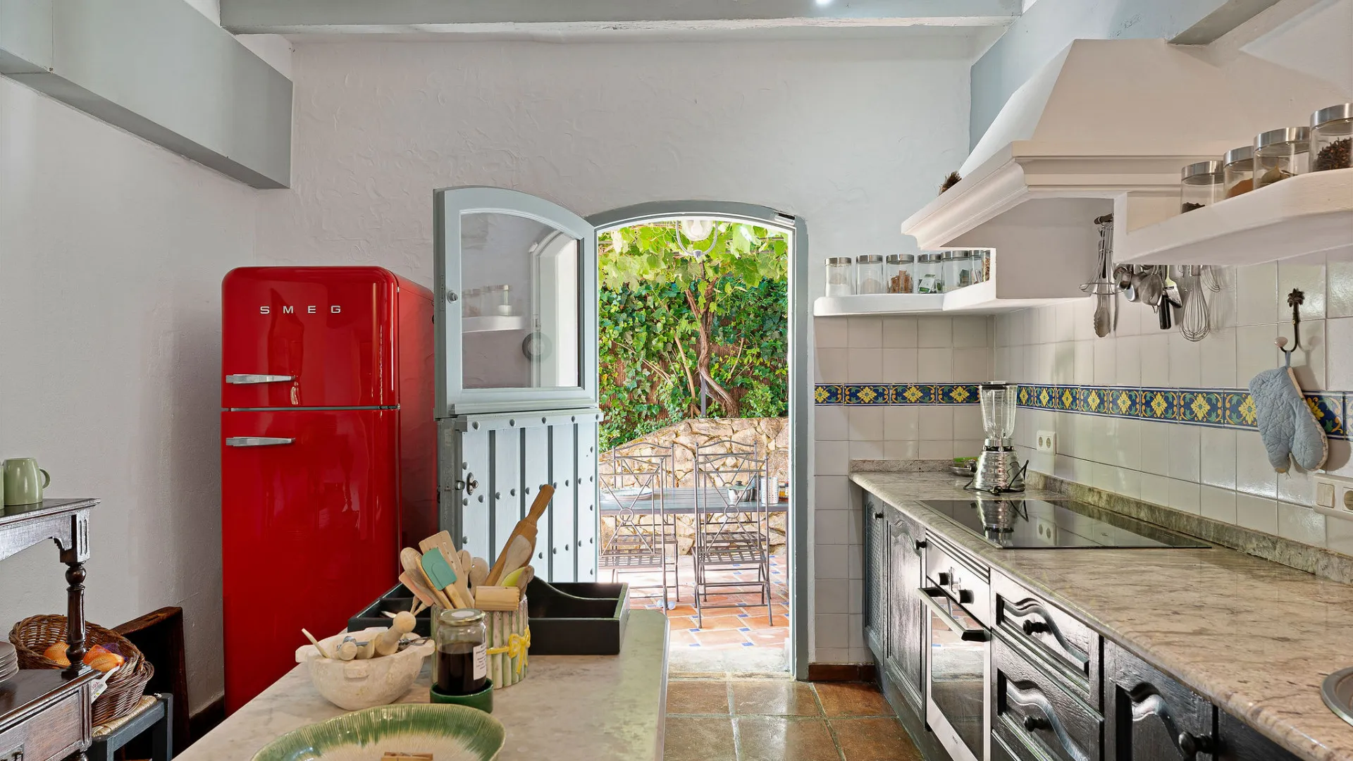 Villa for sale in Nueva Andalucia with 5 bedrooms