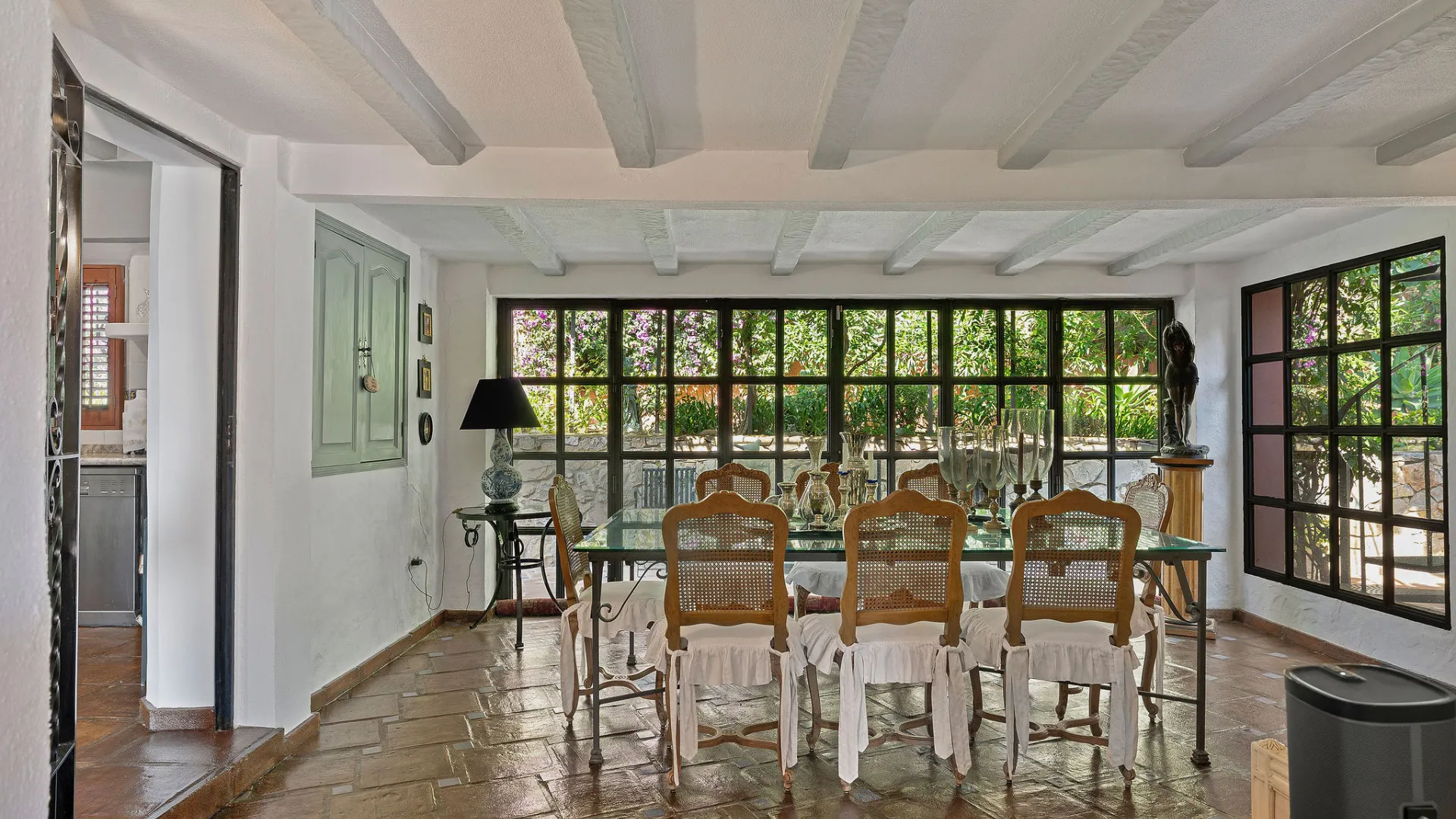 Villa for sale in Nueva Andalucia with 5 bedrooms