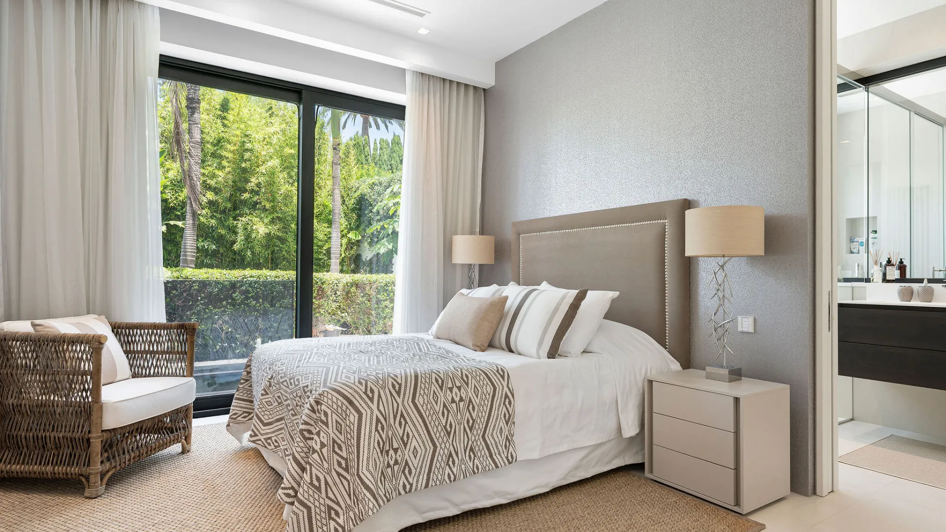 Villa en venta con 5 dormitorios en Nagüeles