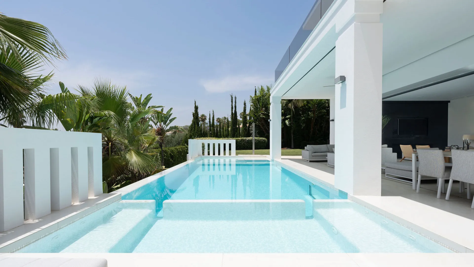 Villa en venta con 5 dormitorios en Nagüeles