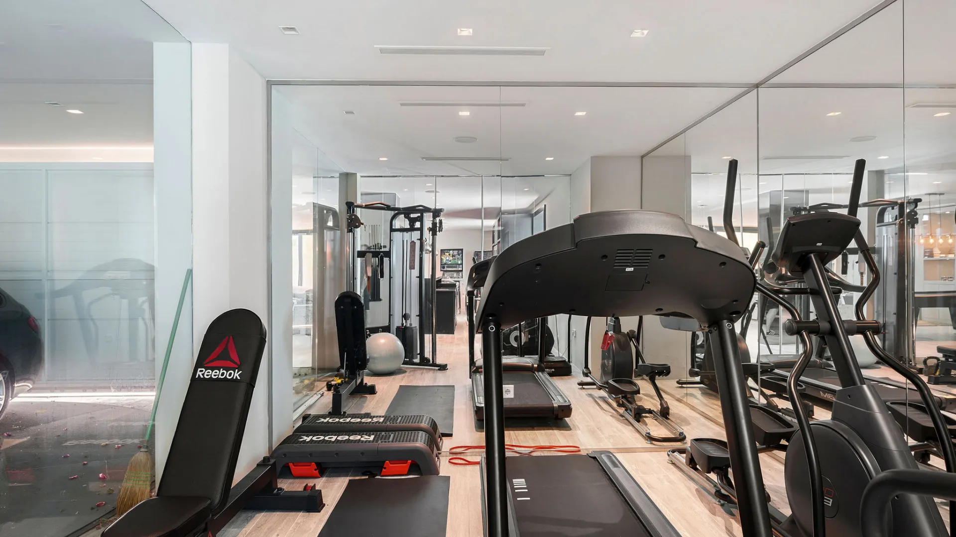 Villa en venta con 5 dormitorios en Nagüeles