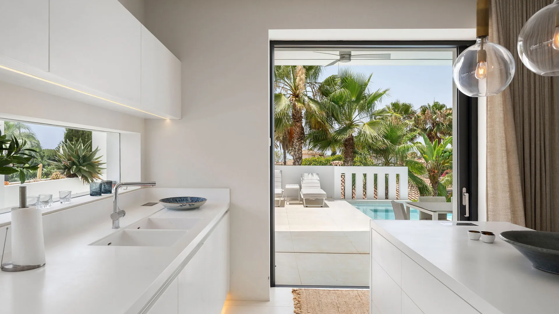 Villa en venta con 5 dormitorios en Nagüeles