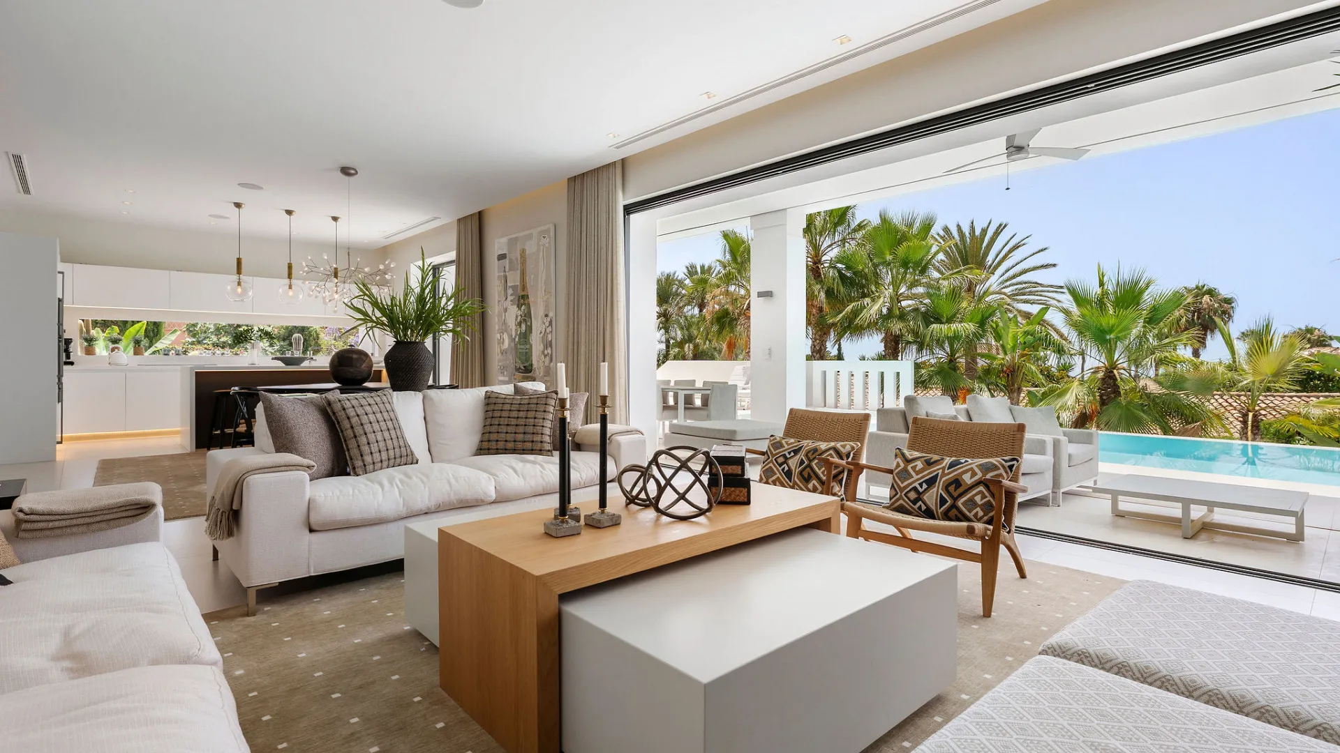 Villa en venta con 5 dormitorios en Nagüeles